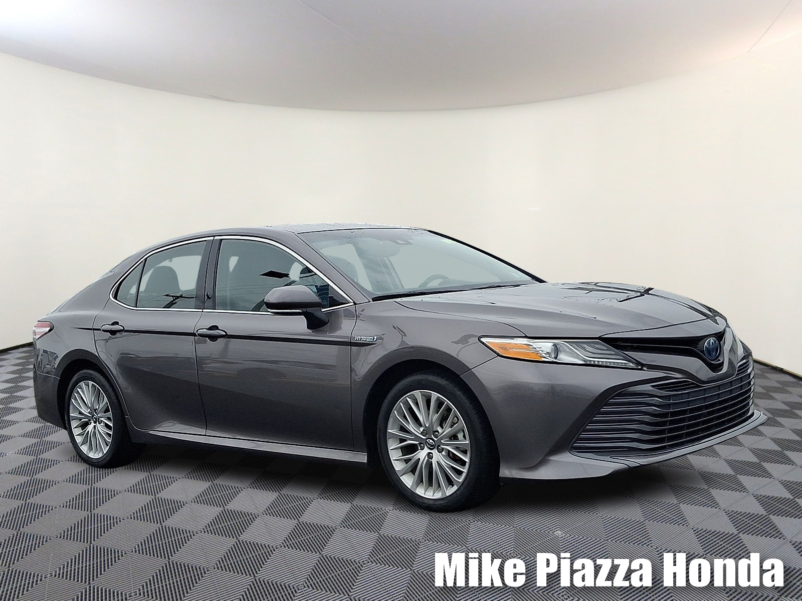 2020 Toyota Camry Hybrid XLE FWD