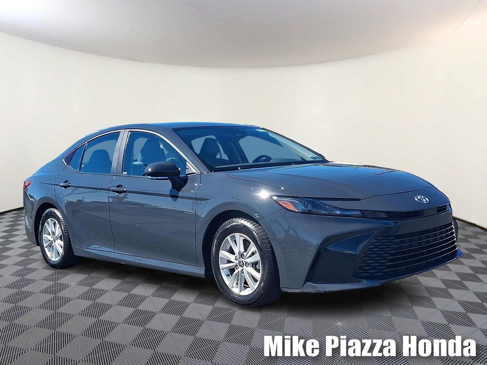 2025 Toyota Camry LE FWD