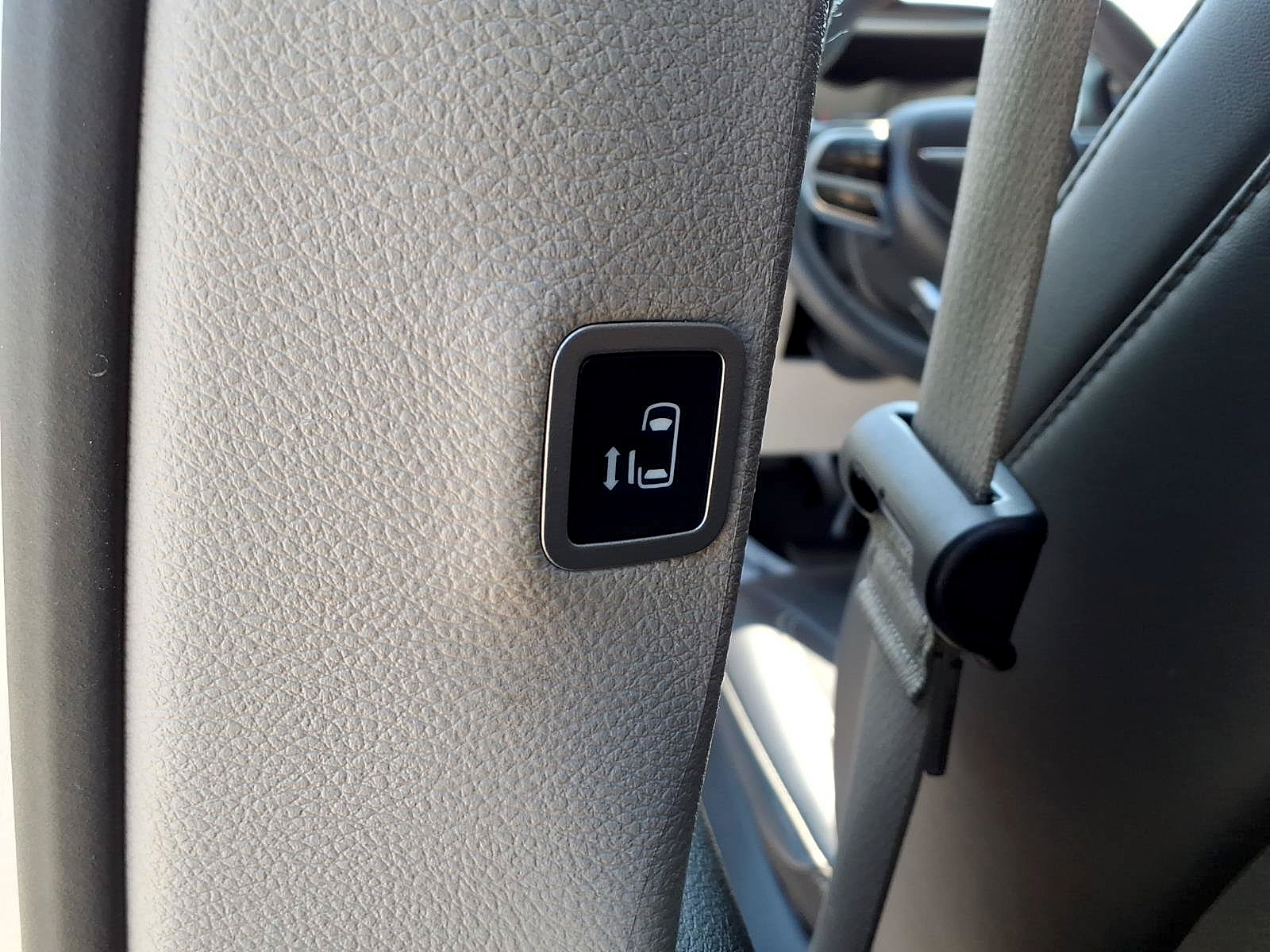 Used 2024 Chrysler Pacifica Van