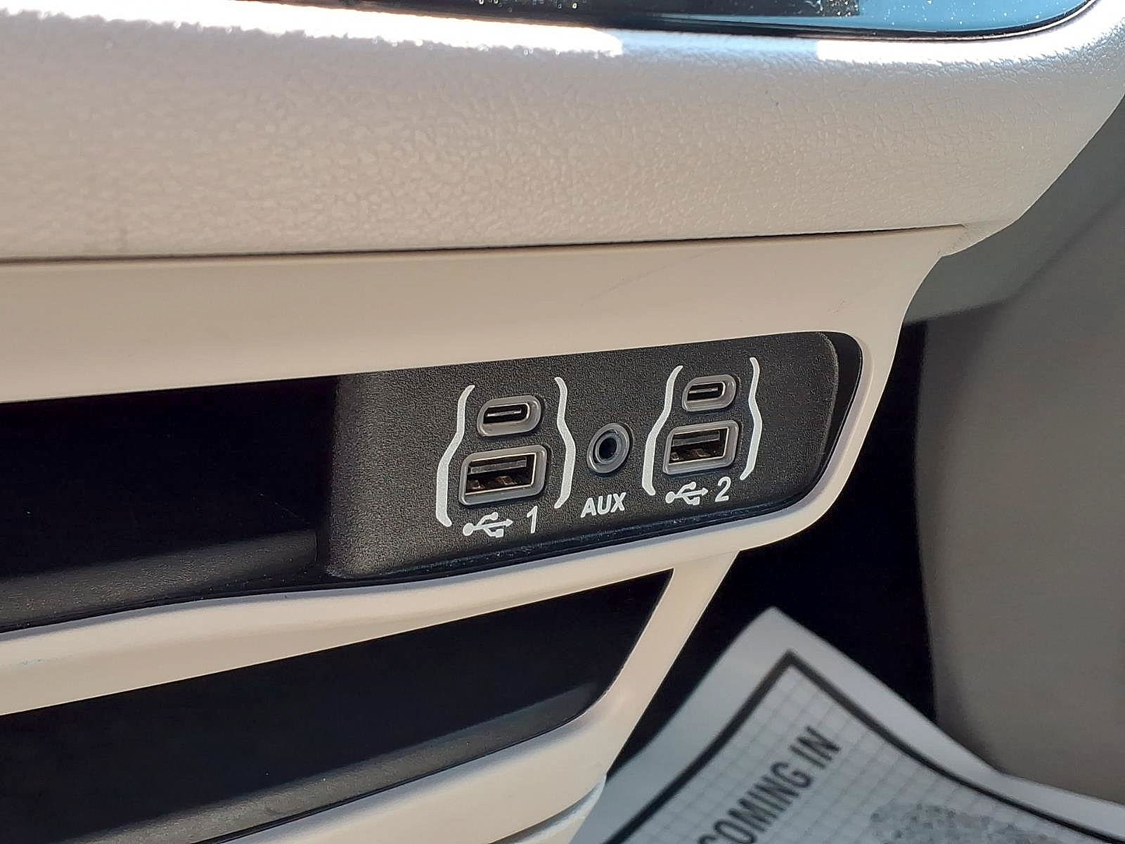 Used 2024 Chrysler Pacifica Van