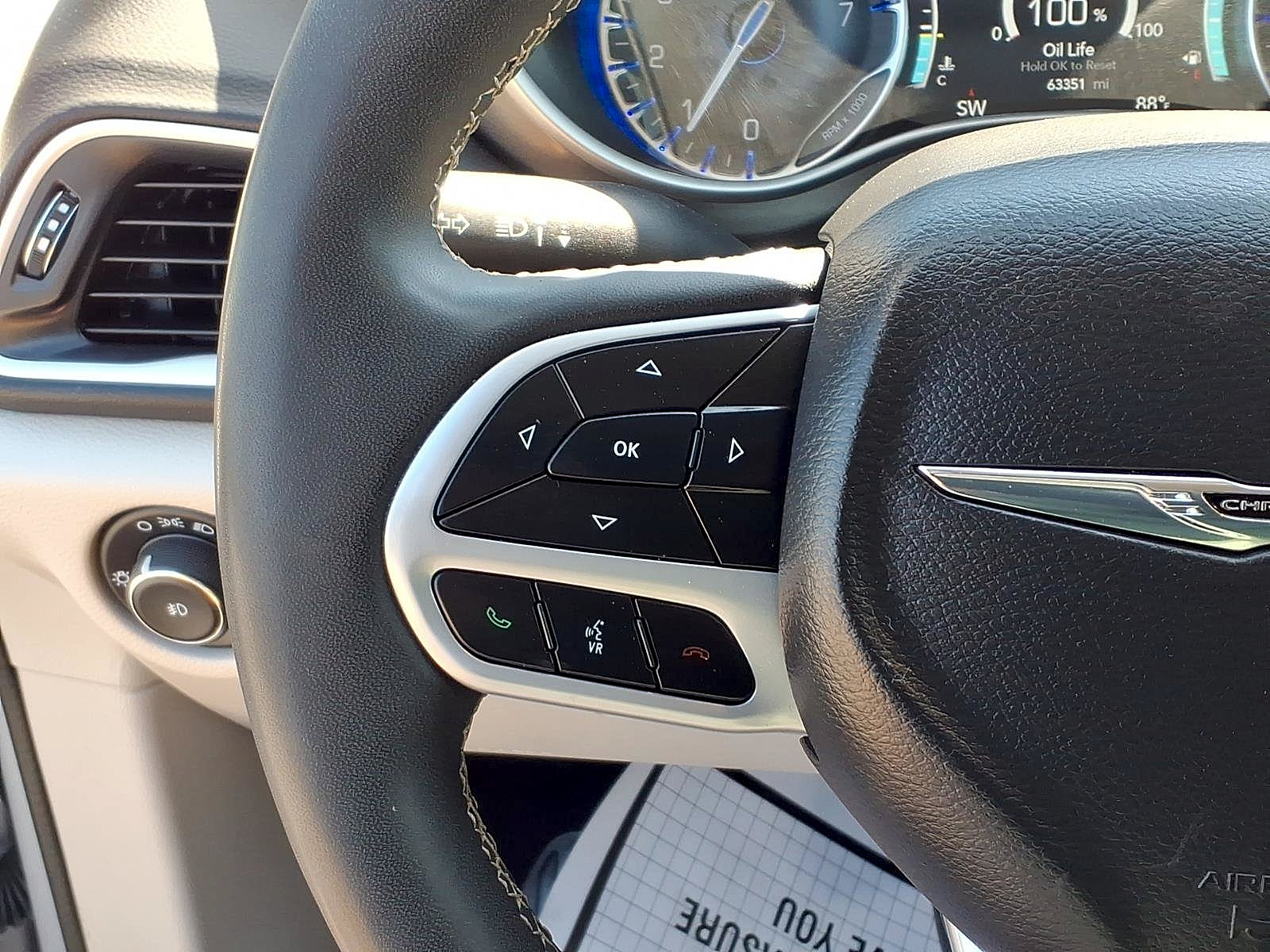 Used 2024 Chrysler Pacifica Van