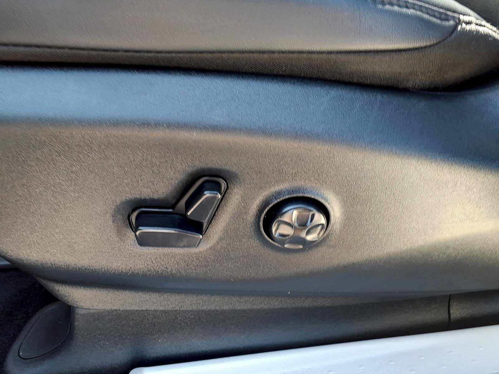 Used 2024 Chrysler Pacifica Van