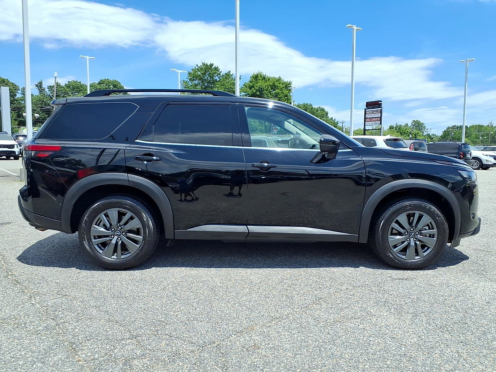 Used 2024 Nissan Pathfinder SUV