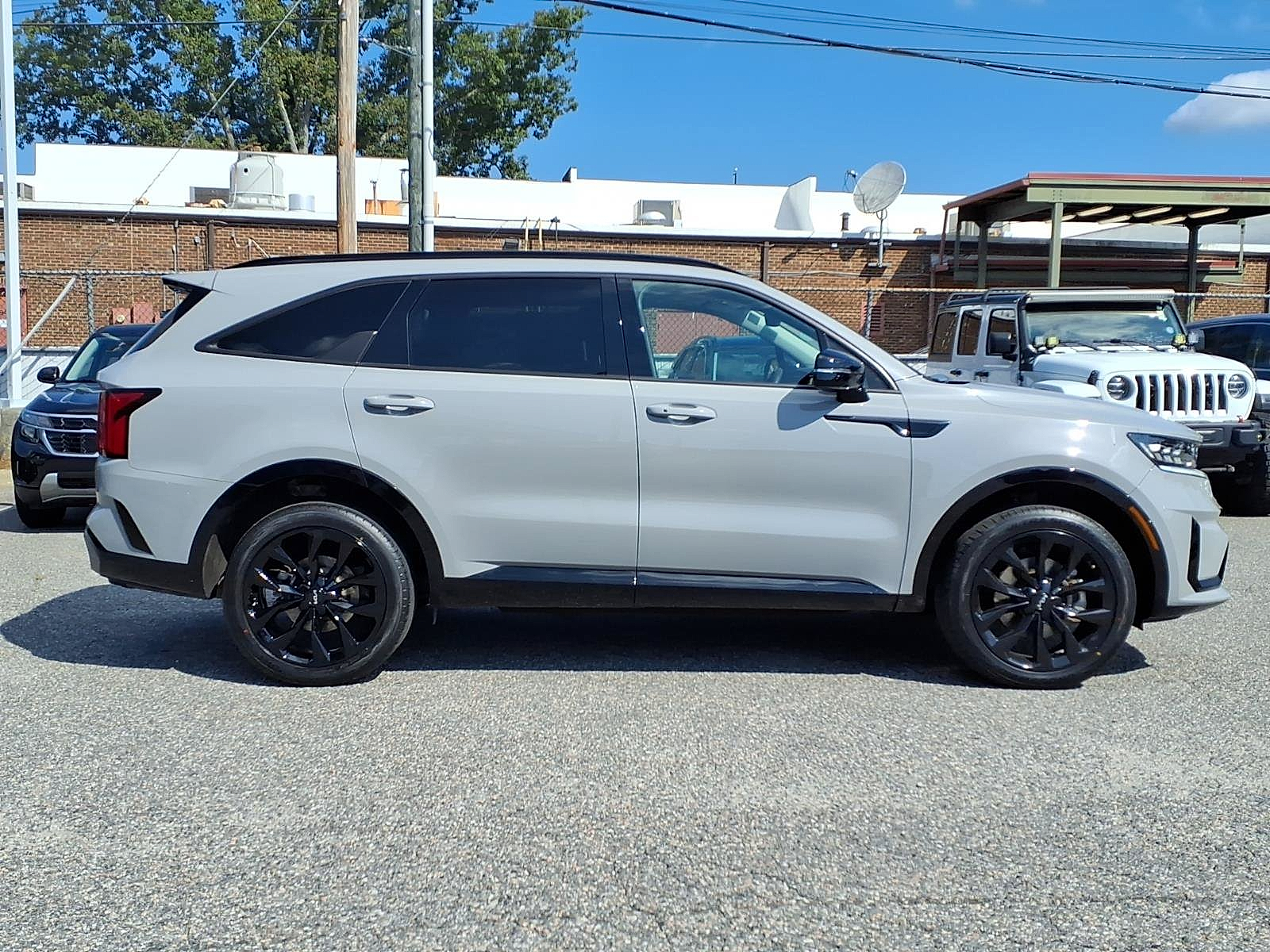 Used 2023 Kia Sorento SUV