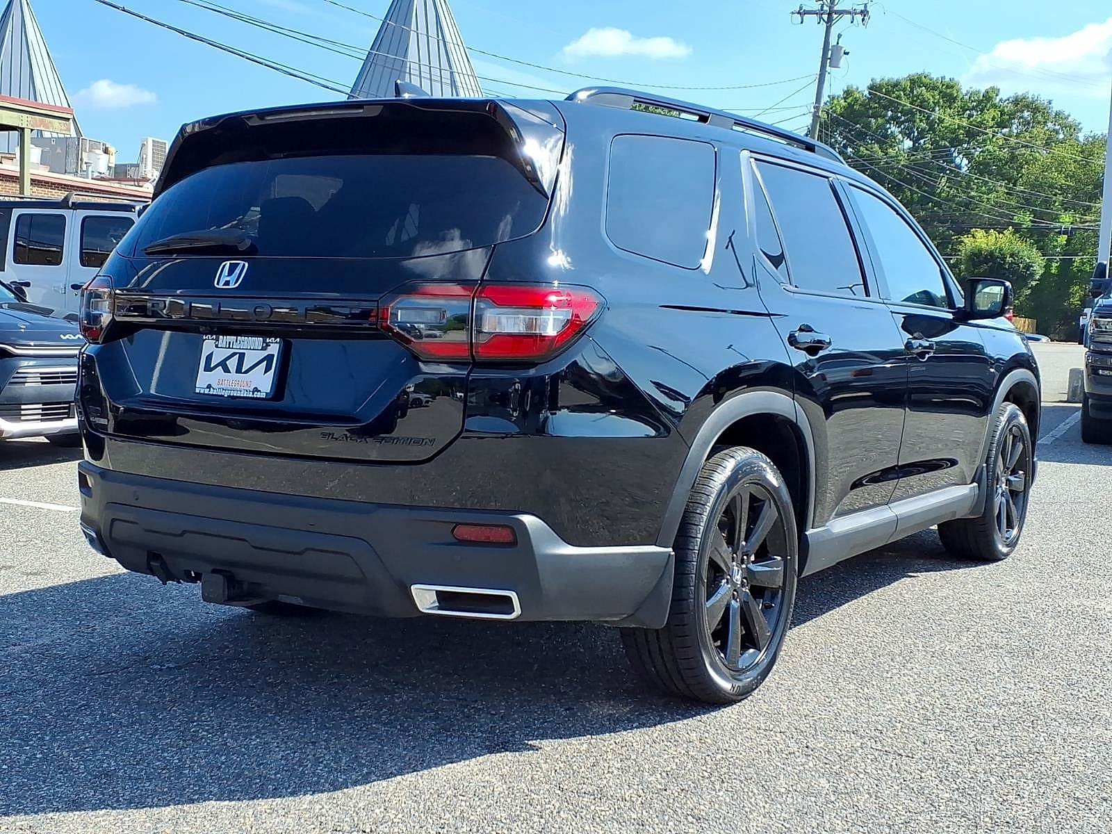 Used 2025 Honda Pilot SUV