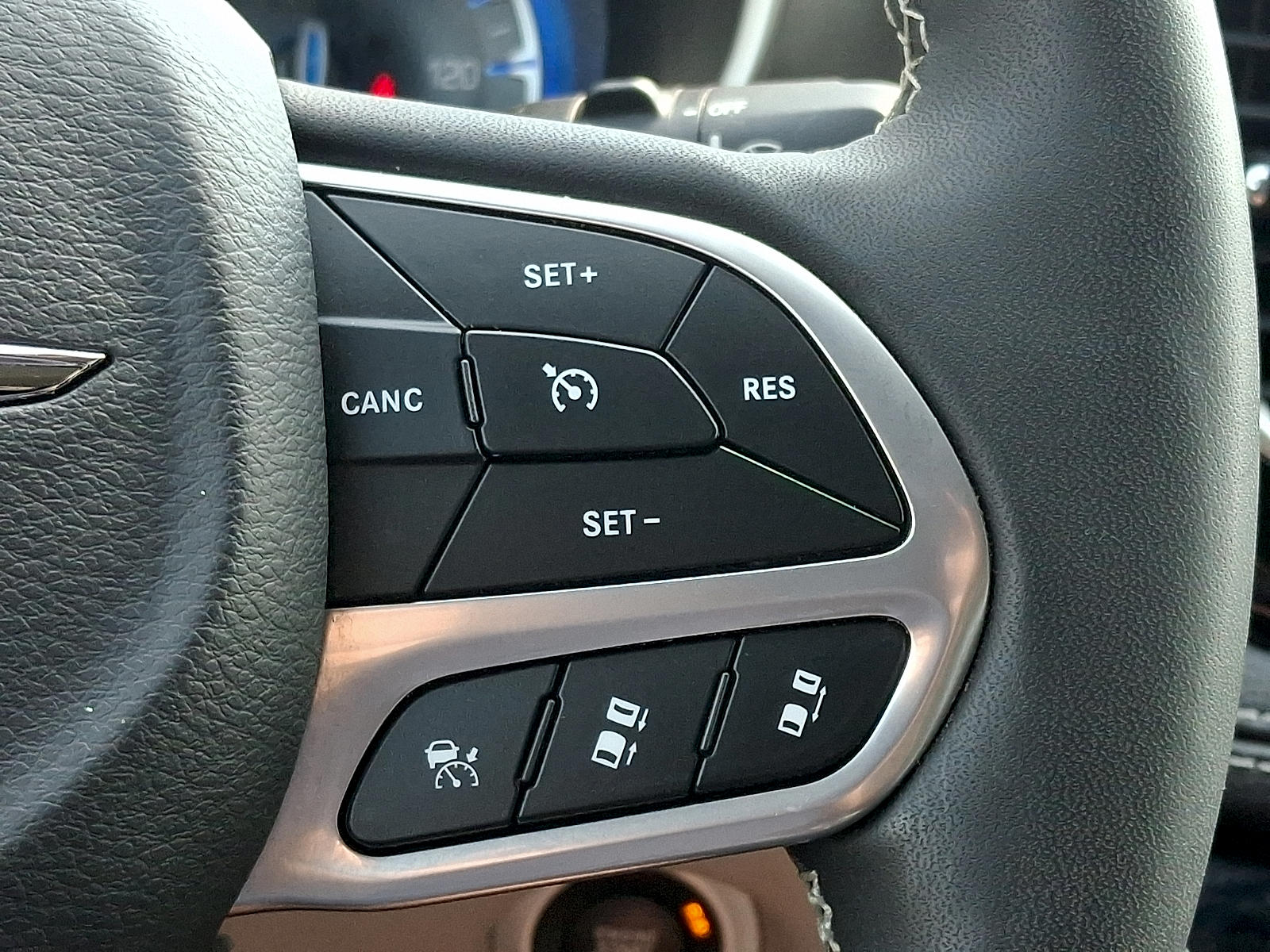 Used 2023 Chrysler Pacifica Van
