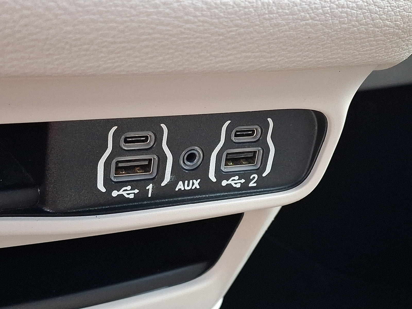 Used 2023 Chrysler Pacifica Van