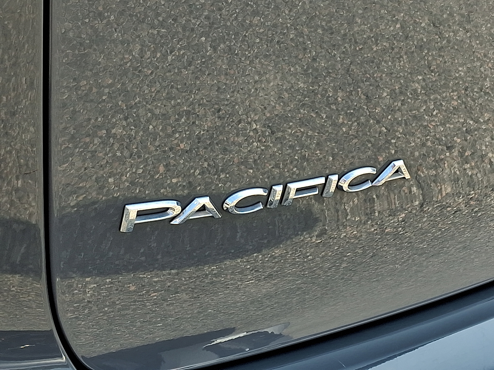 Used 2023 Chrysler Pacifica Van