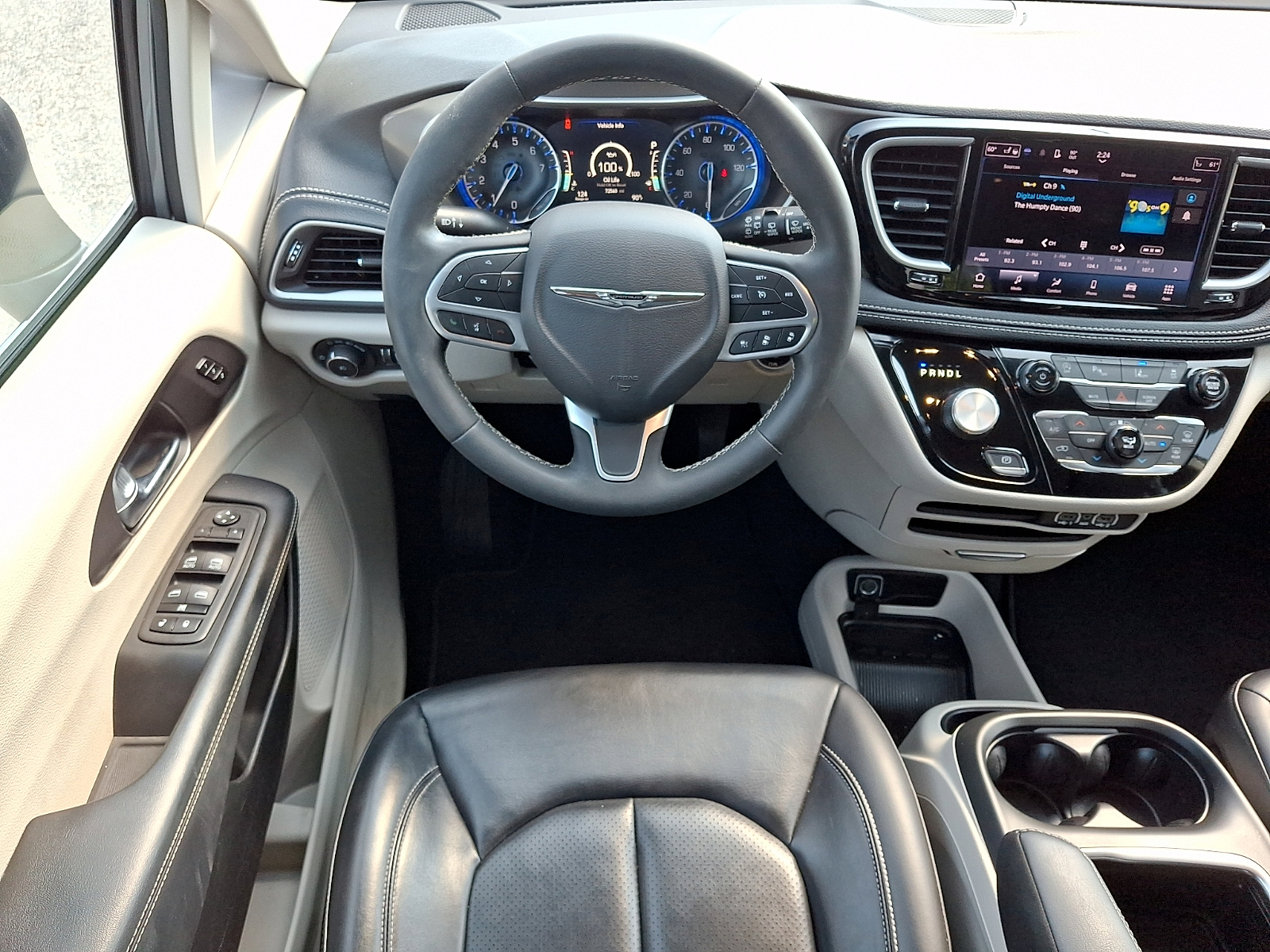 Used 2023 Chrysler Pacifica Van