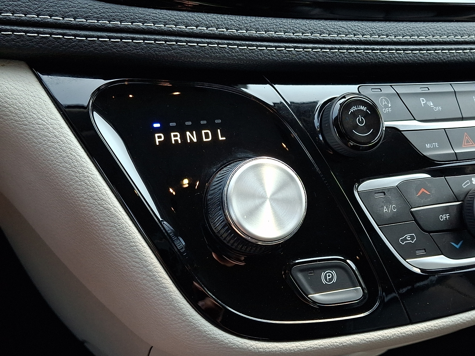 Used 2023 Chrysler Pacifica Van