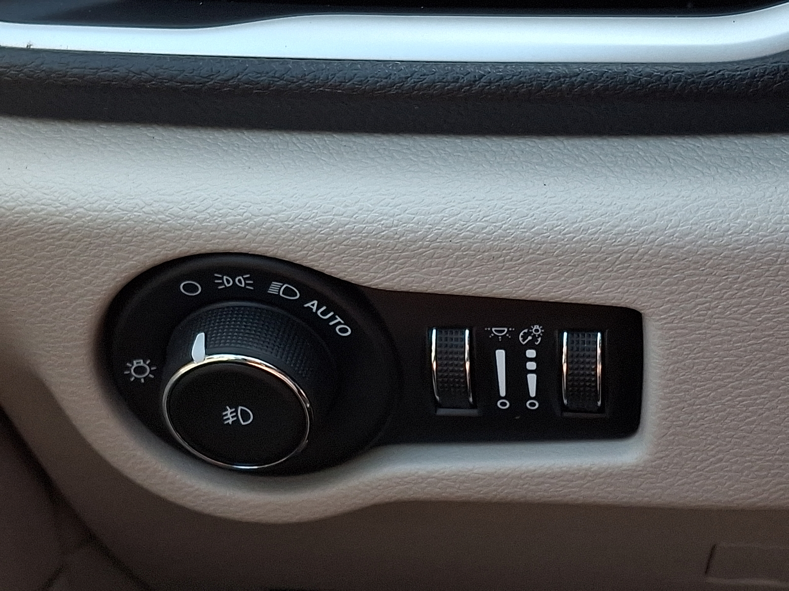 Used 2023 Chrysler Pacifica Van