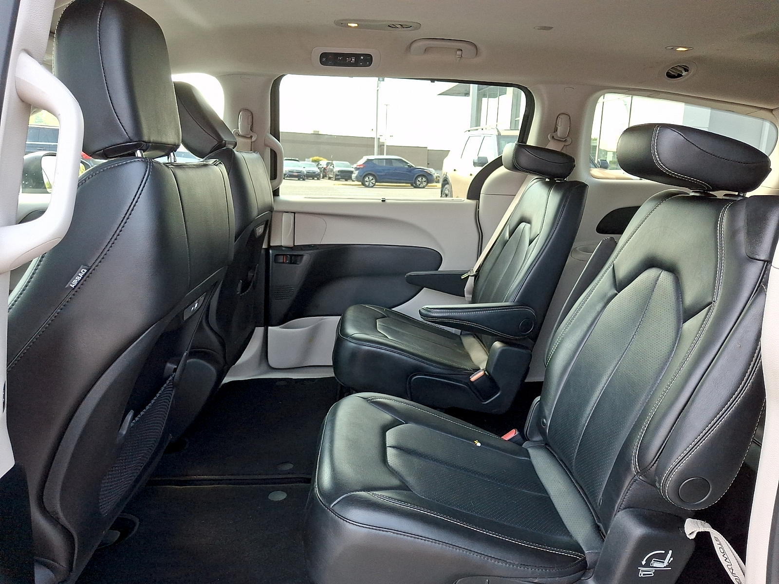 Used 2023 Chrysler Pacifica Van