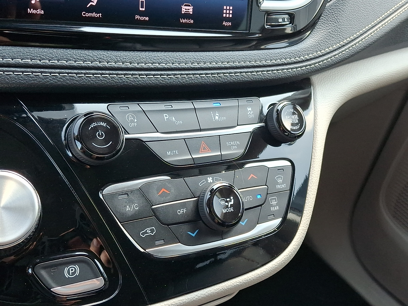 Used 2023 Chrysler Pacifica Van