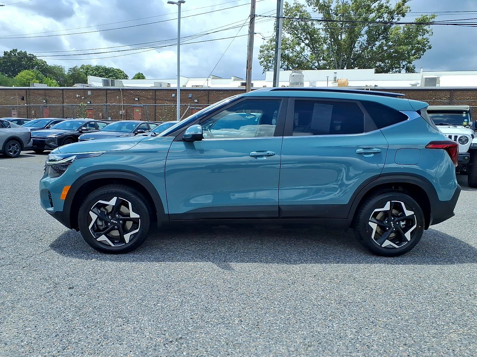 Used 2025 Kia Seltos SUV