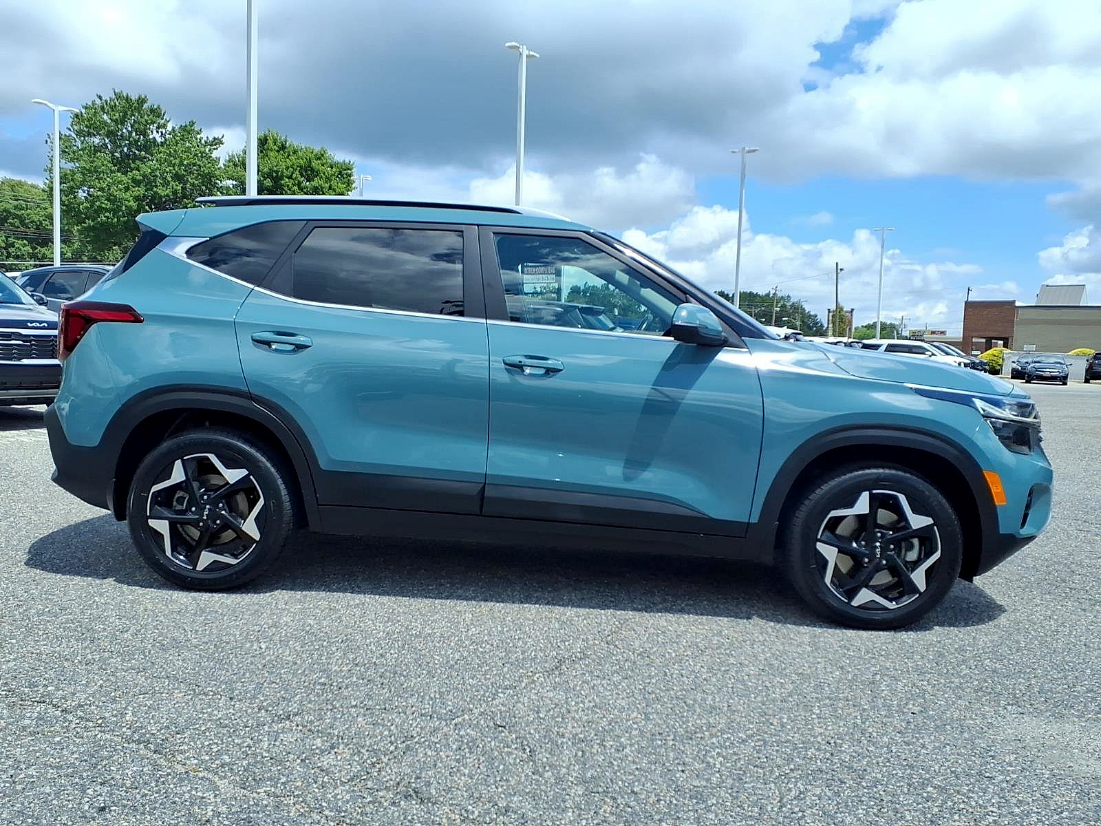 Used 2025 Kia Seltos SUV