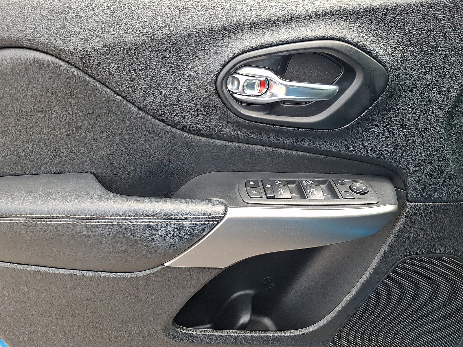 Used 2021 Jeep Cherokee SUV