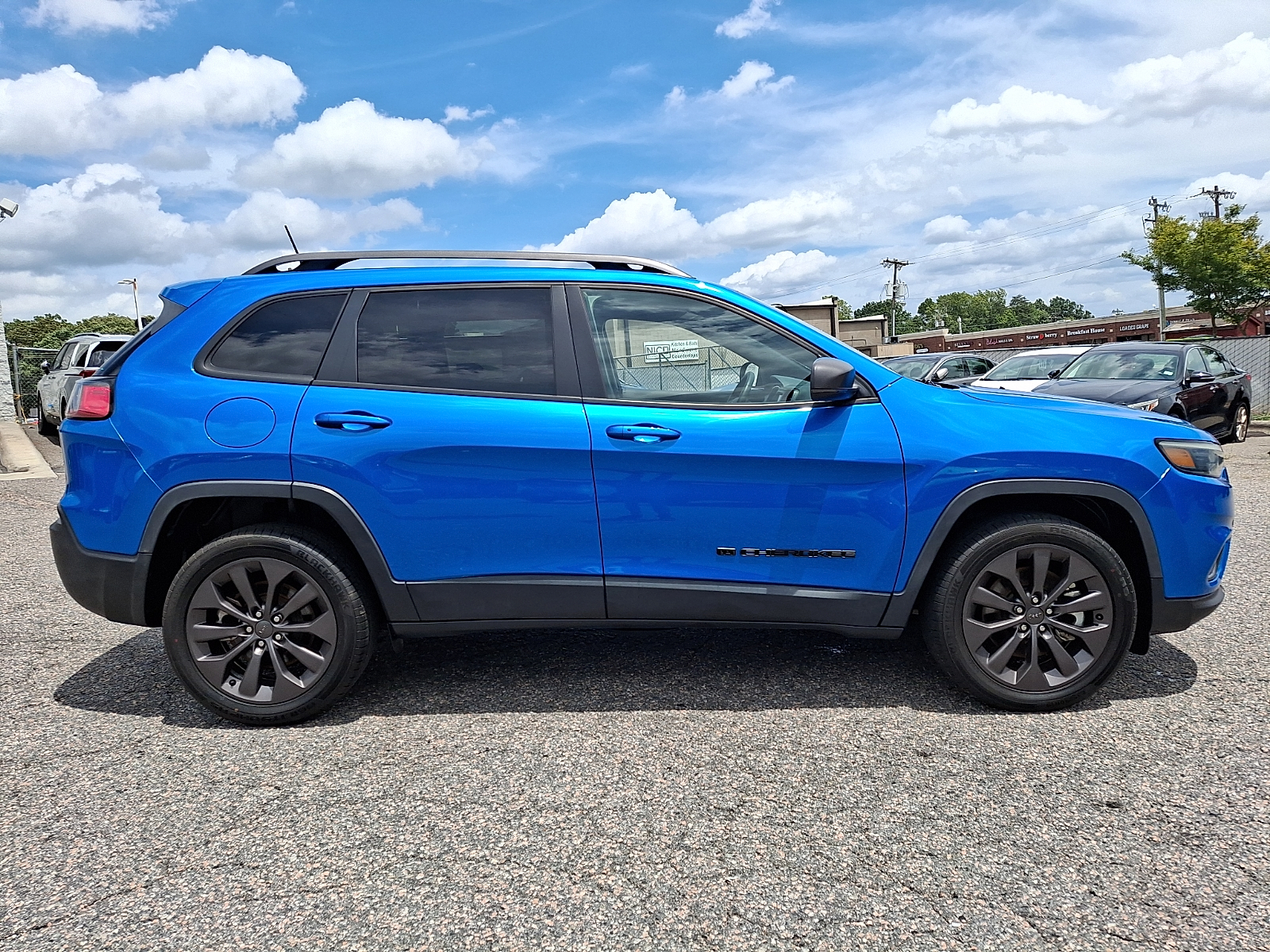 Used 2021 Jeep Cherokee SUV