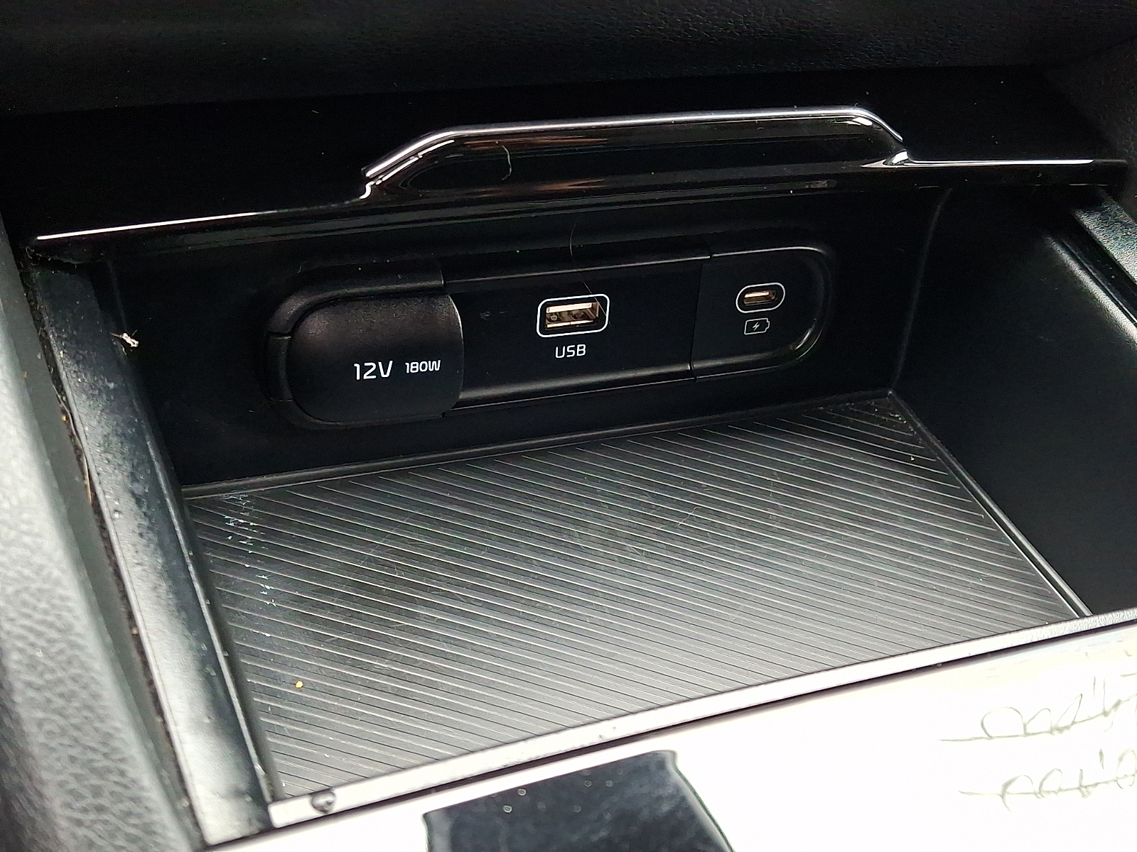 Used 2025 Kia Sportage Hybrid SUV