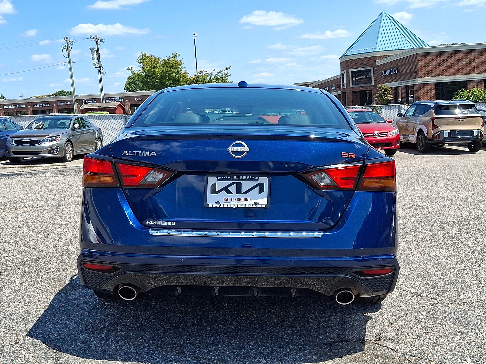 Used 2023 Nissan Altima Sedan