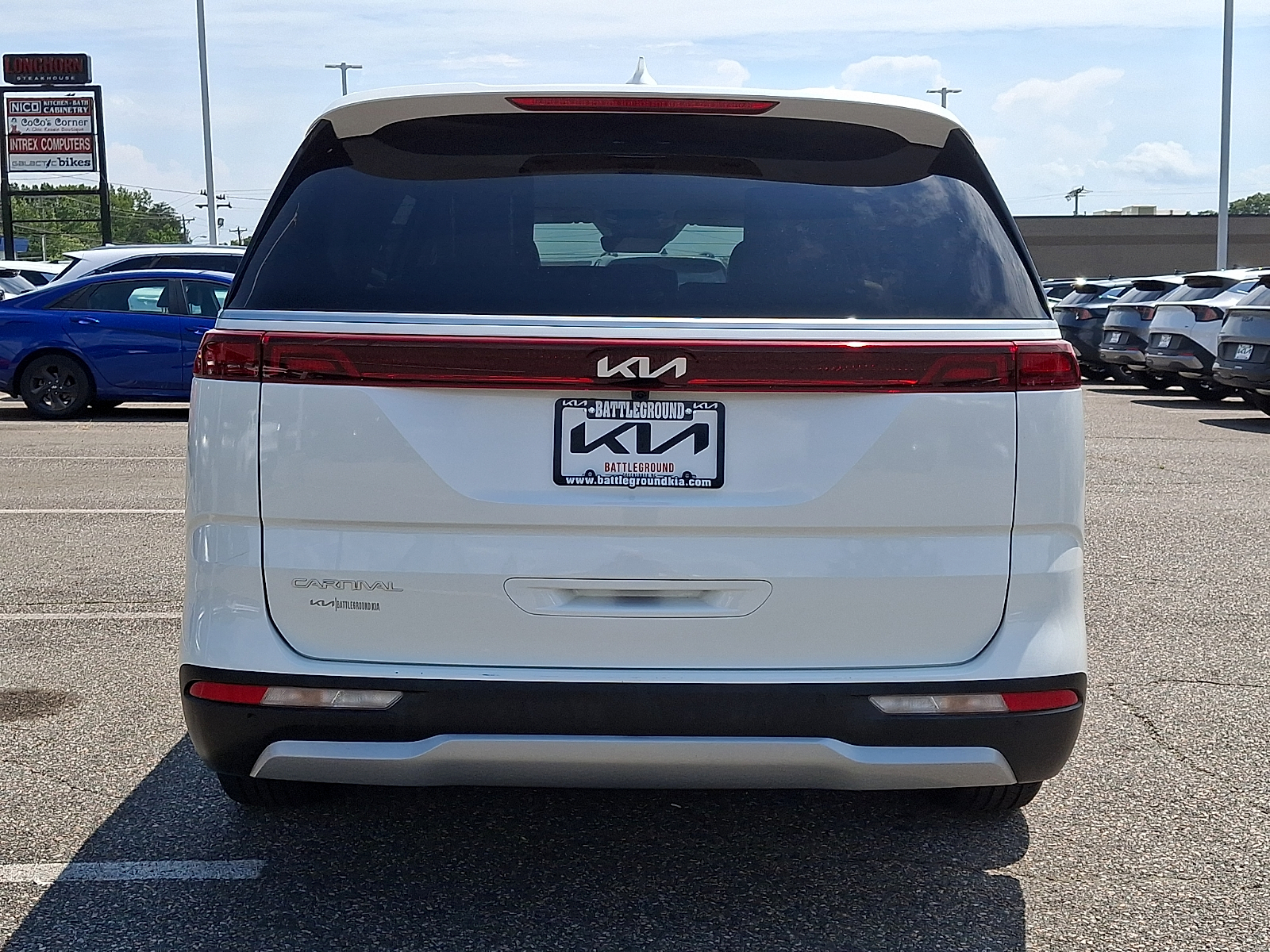 Used 2024 Kia Carnival Van