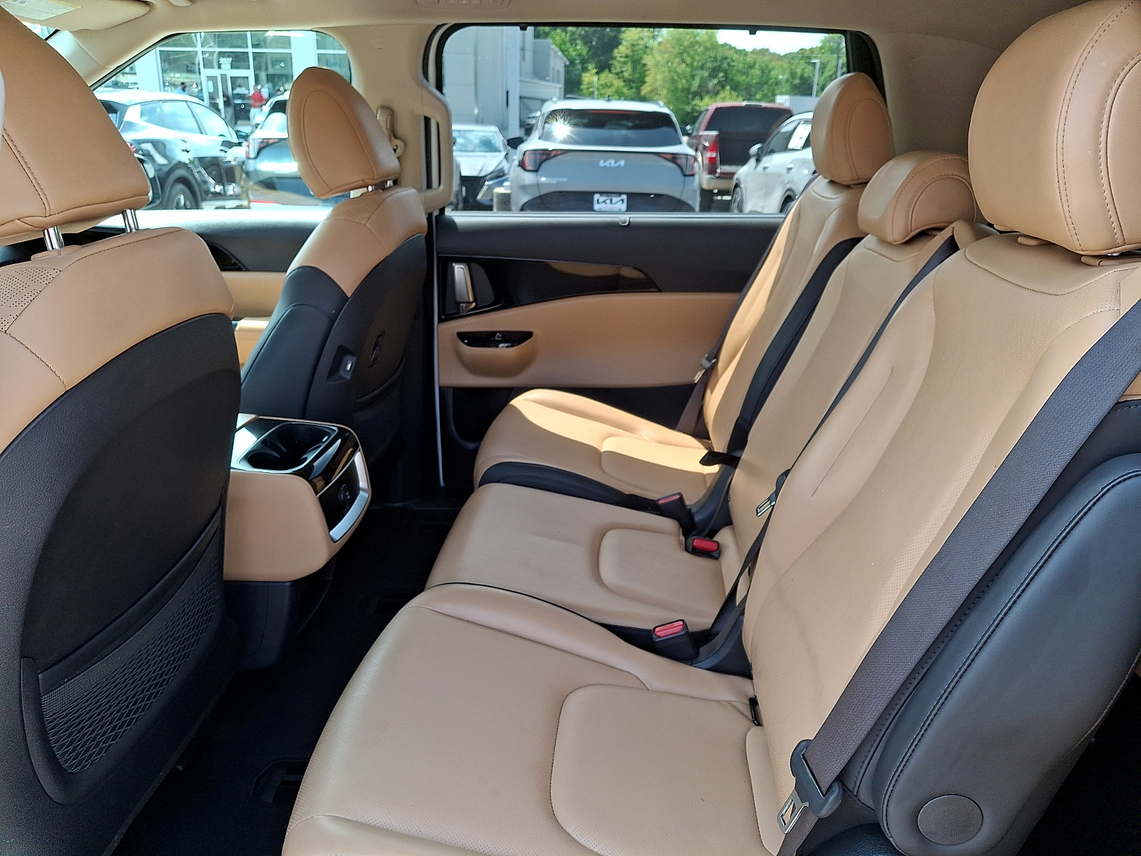 Used 2024 Kia Carnival Van