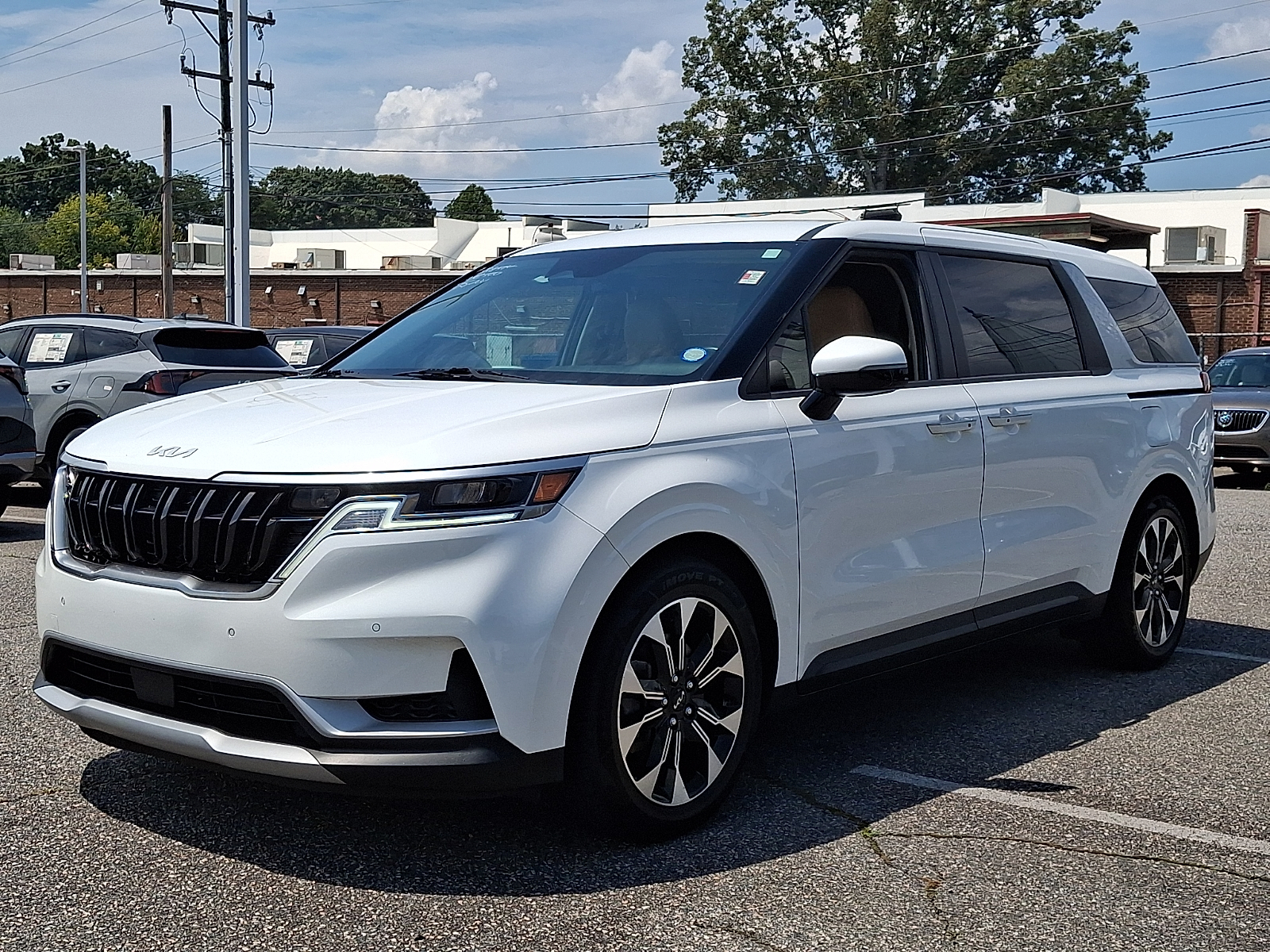 Used 2024 Kia Carnival Van