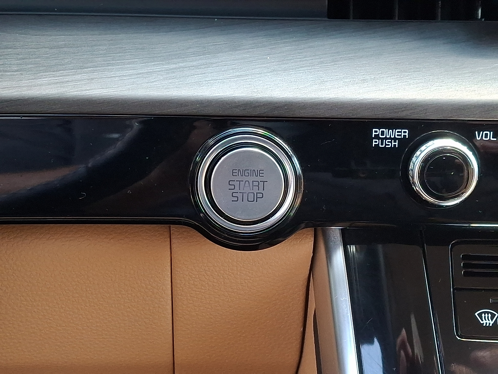 Used 2024 Kia Carnival Van