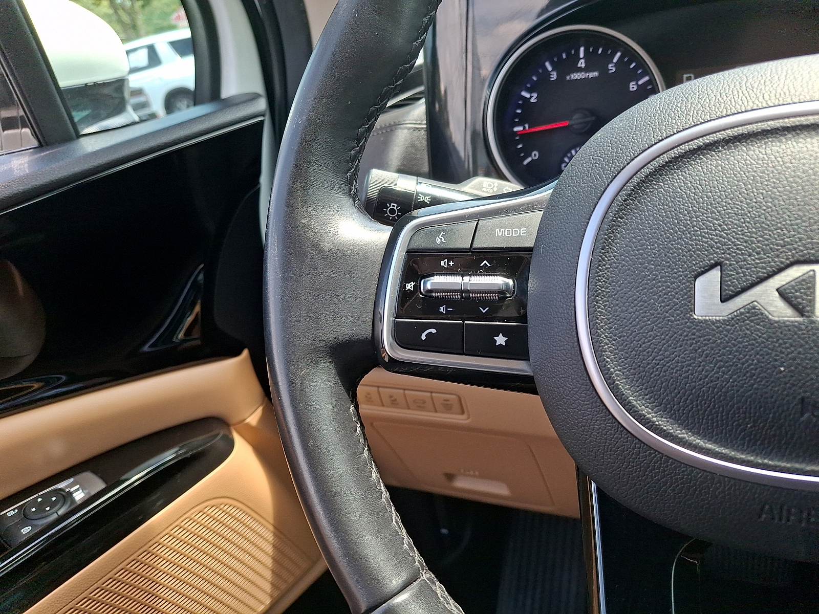 Used 2024 Kia Carnival Van