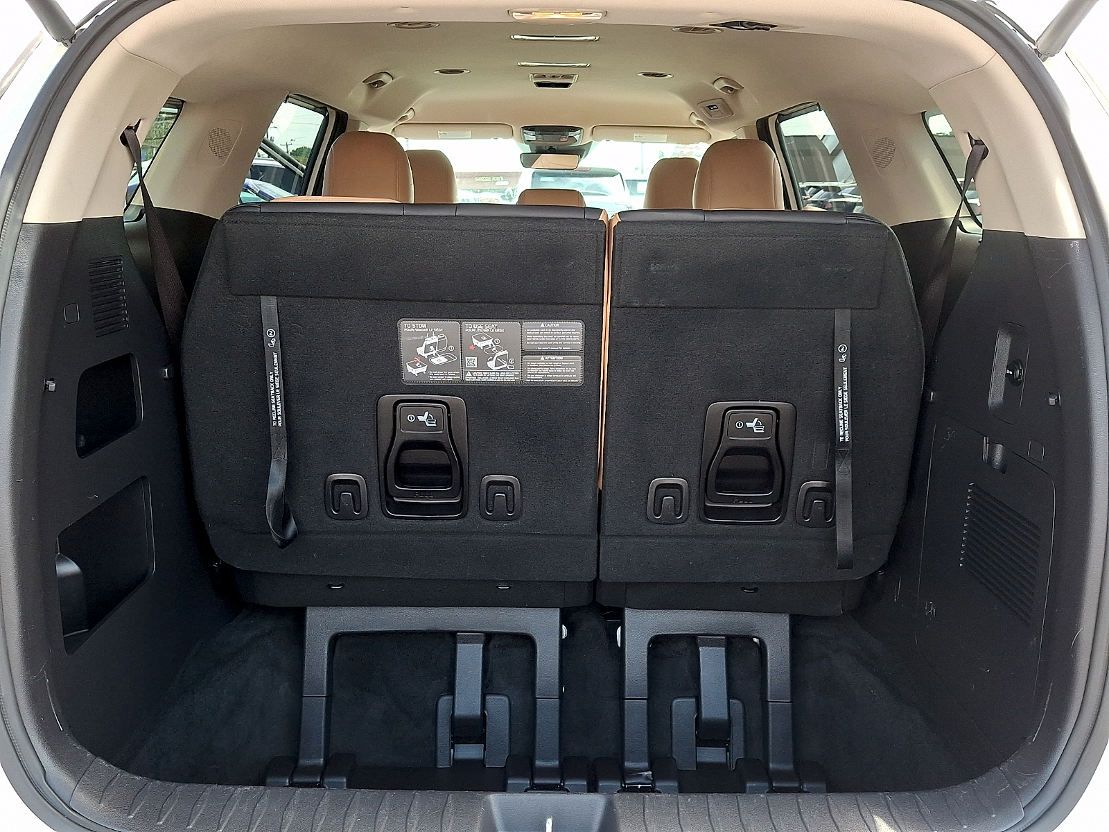 Used 2024 Kia Carnival Van