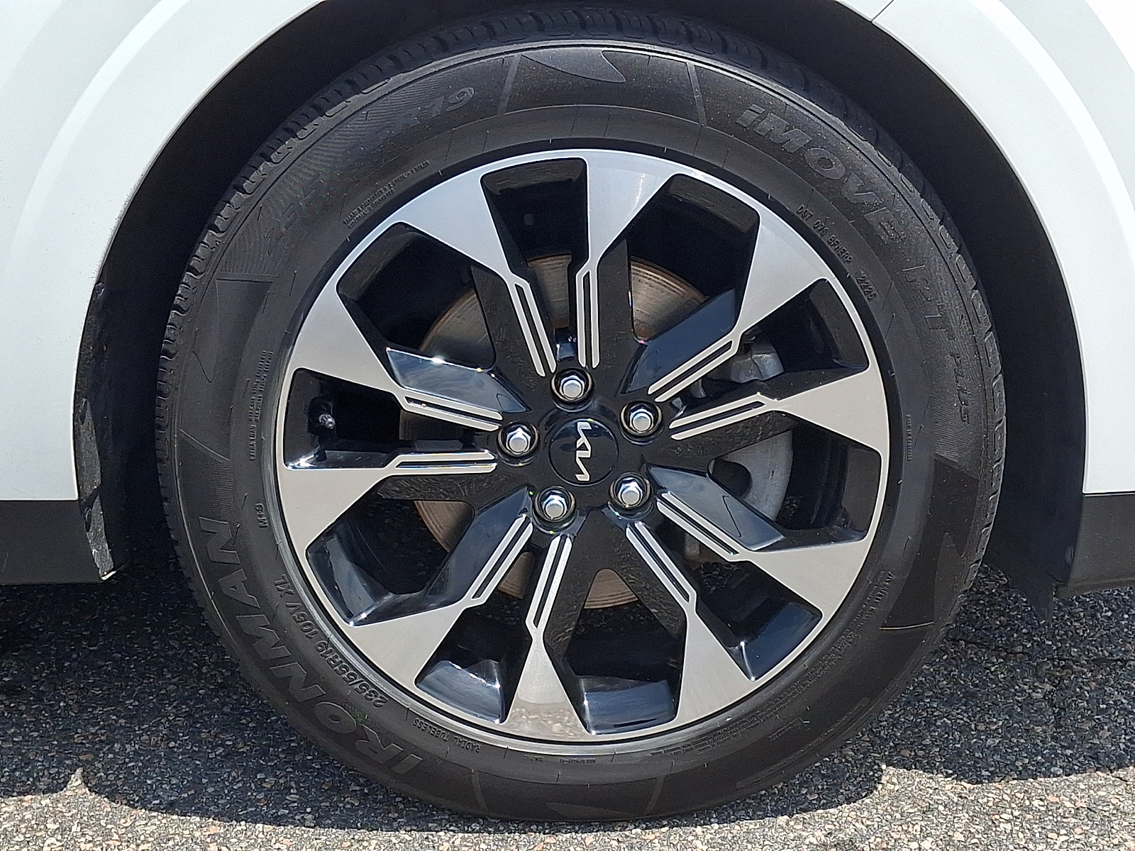 Used 2024 Kia Carnival Van
