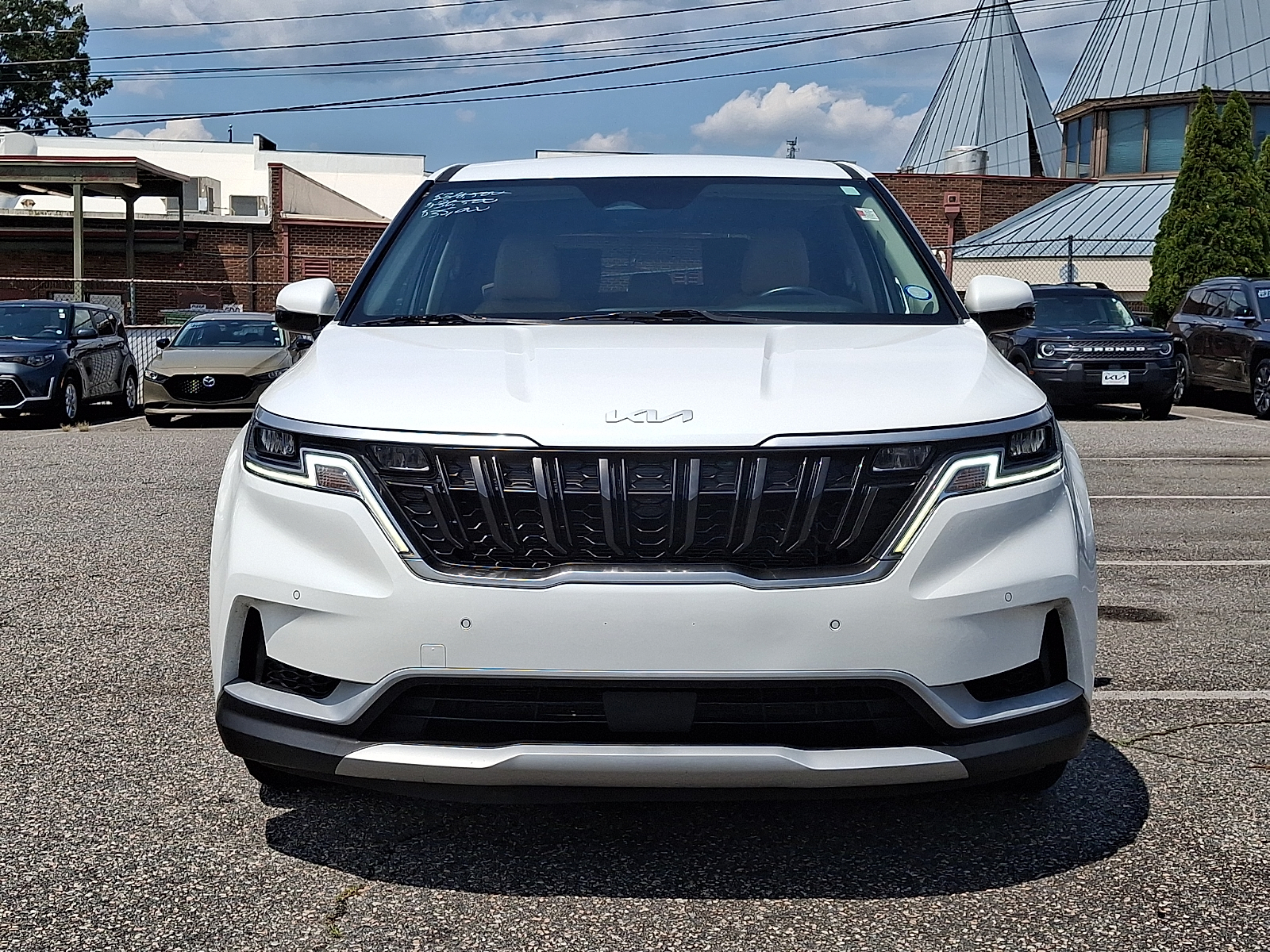Used 2024 Kia Carnival Van