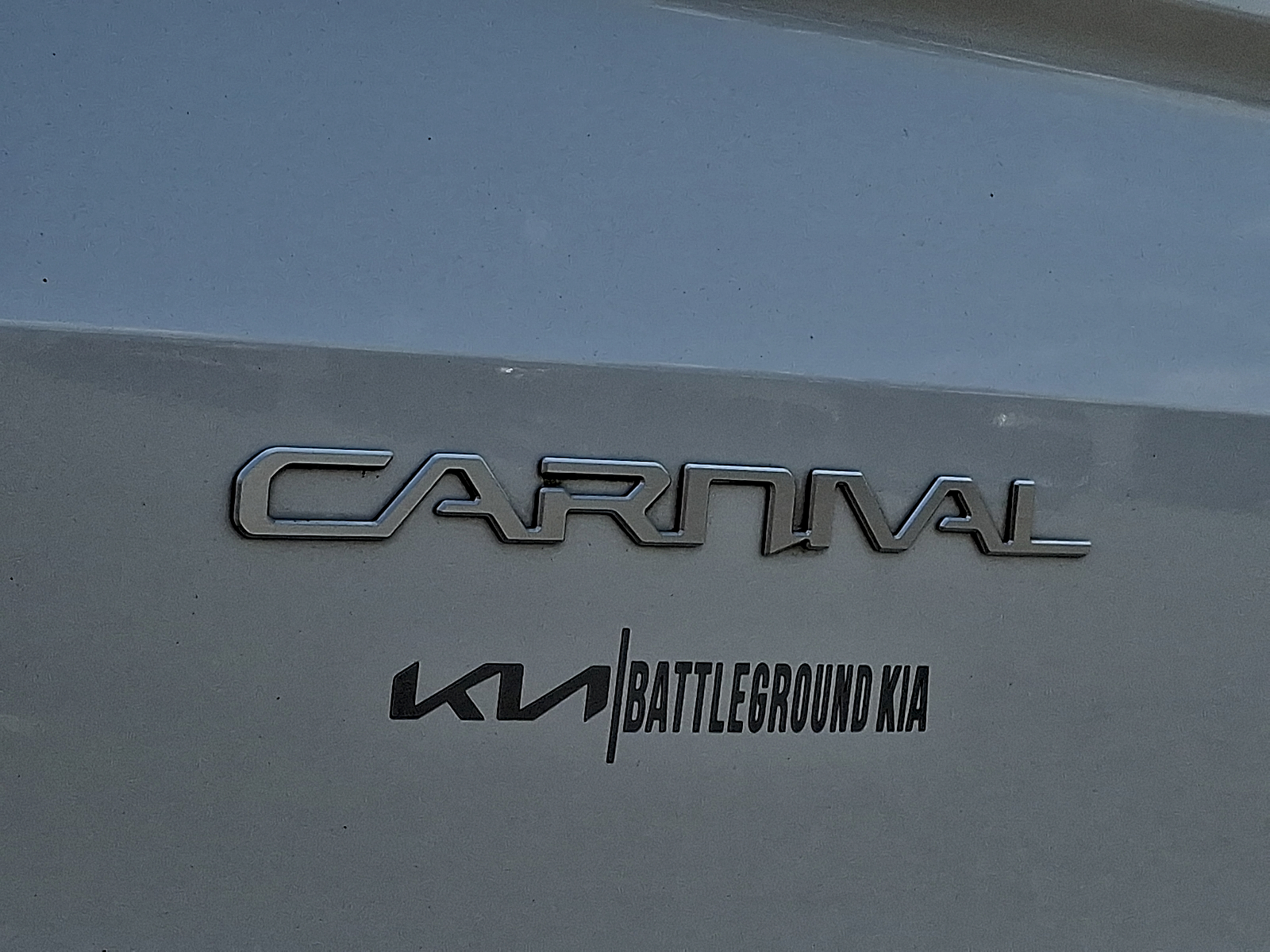 Used 2024 Kia Carnival Van