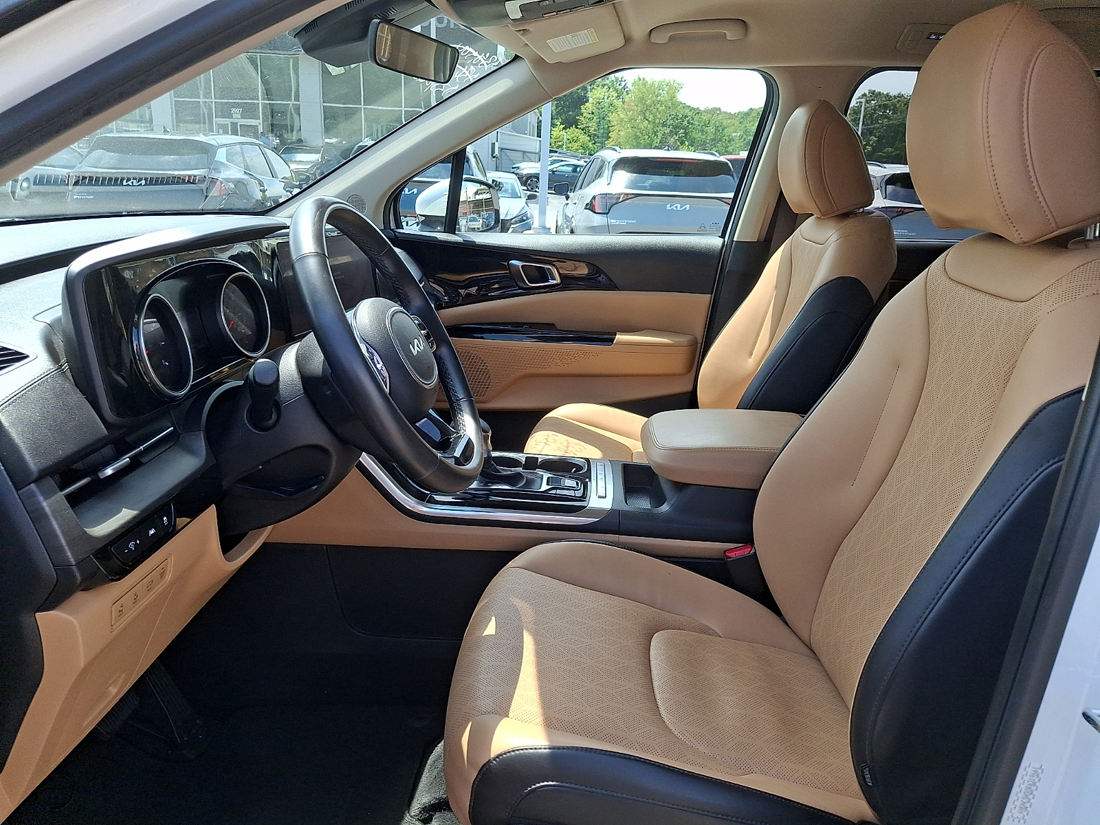 Used 2024 Kia Carnival Van