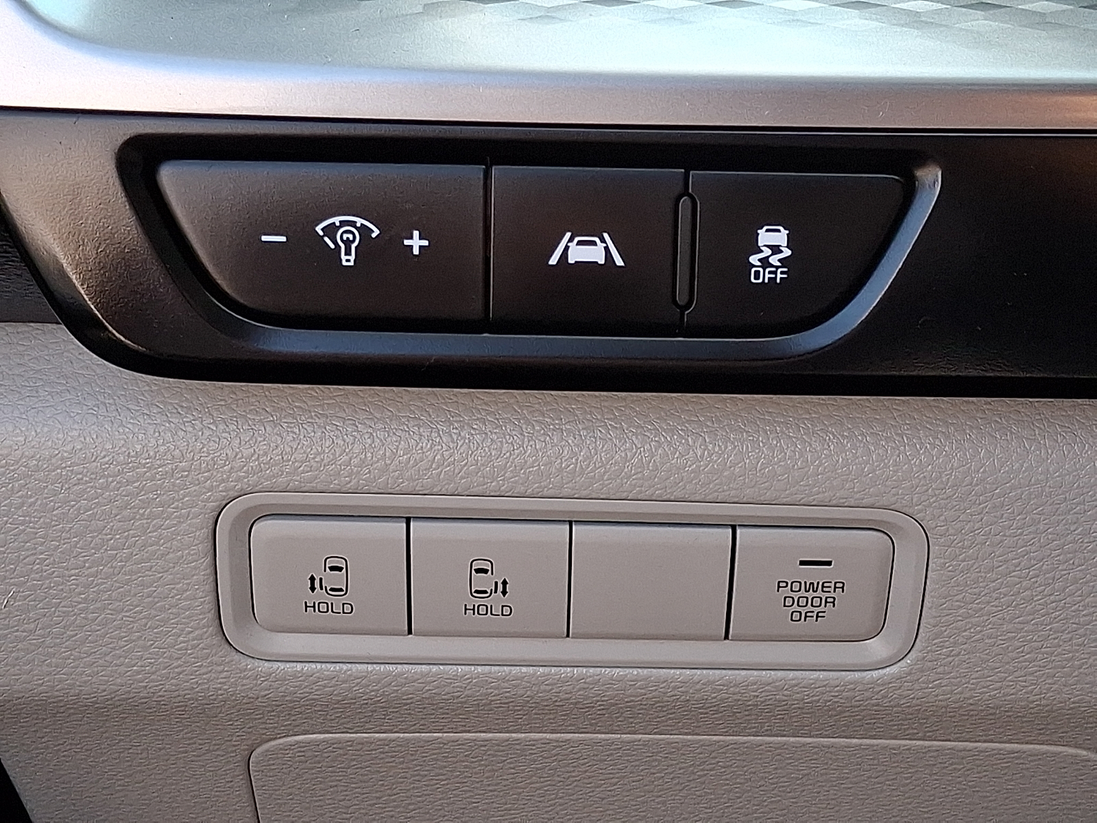 Used 2024 Kia Carnival Van