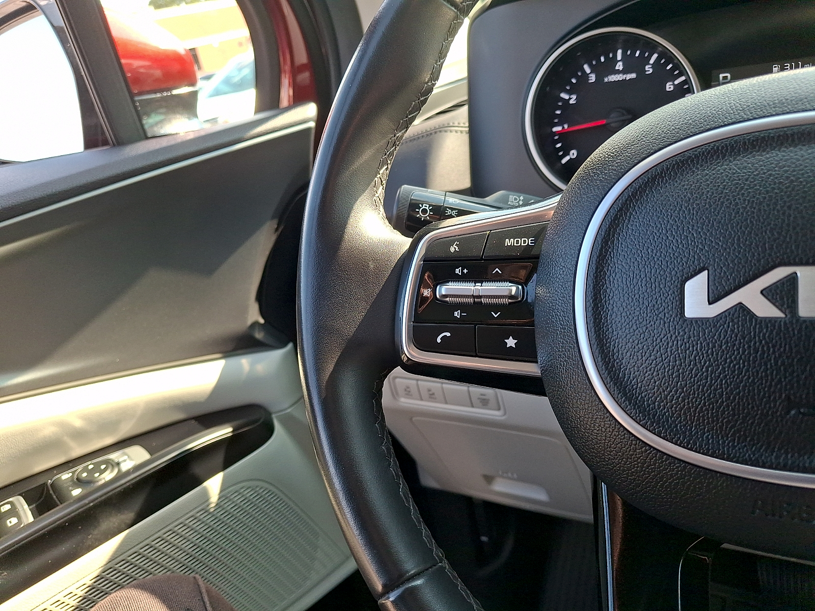 Used 2024 Kia Carnival Van