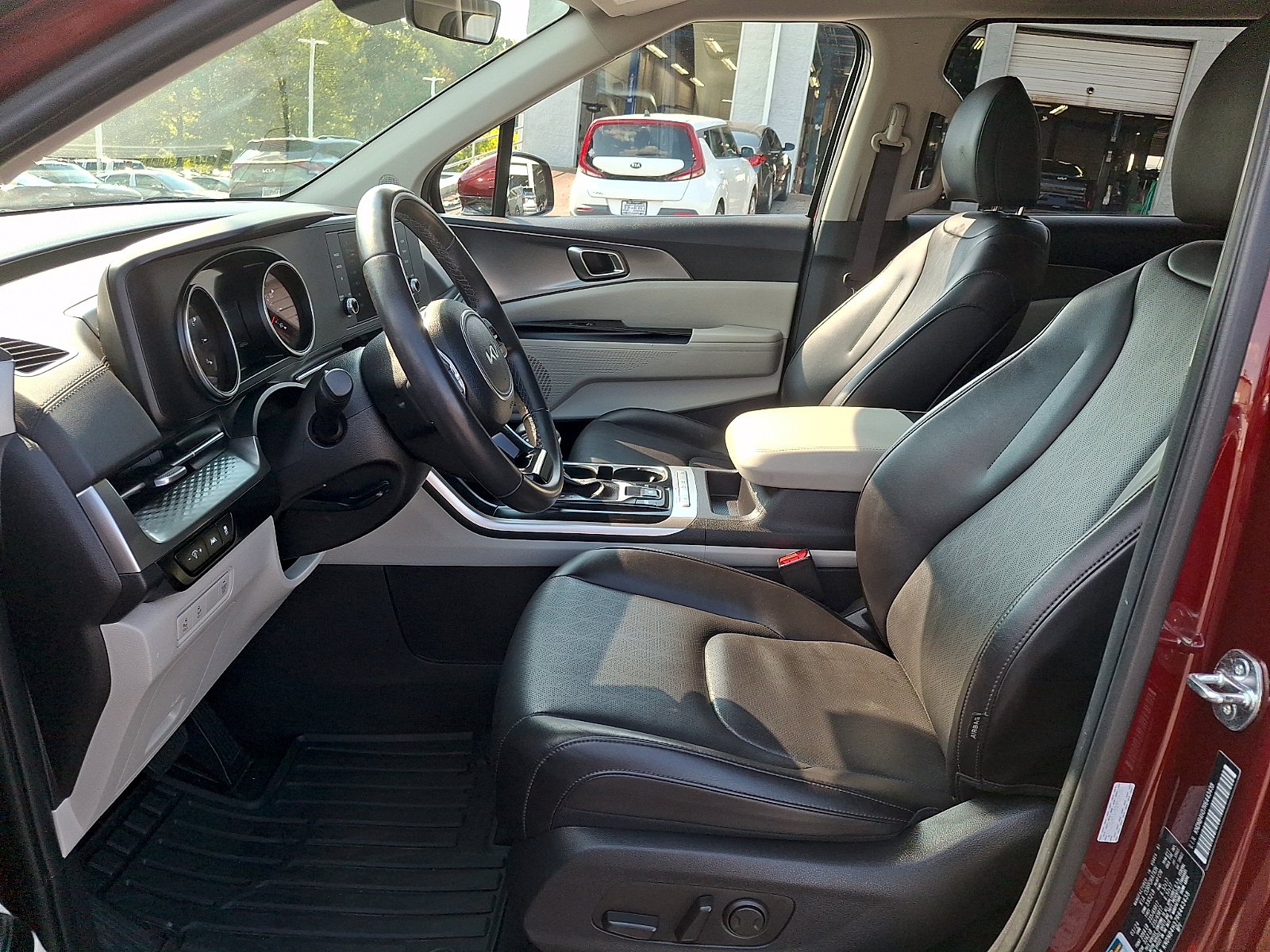 Used 2024 Kia Carnival Van
