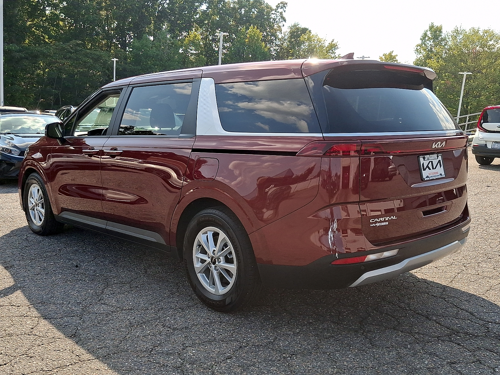 Used 2024 Kia Carnival Van