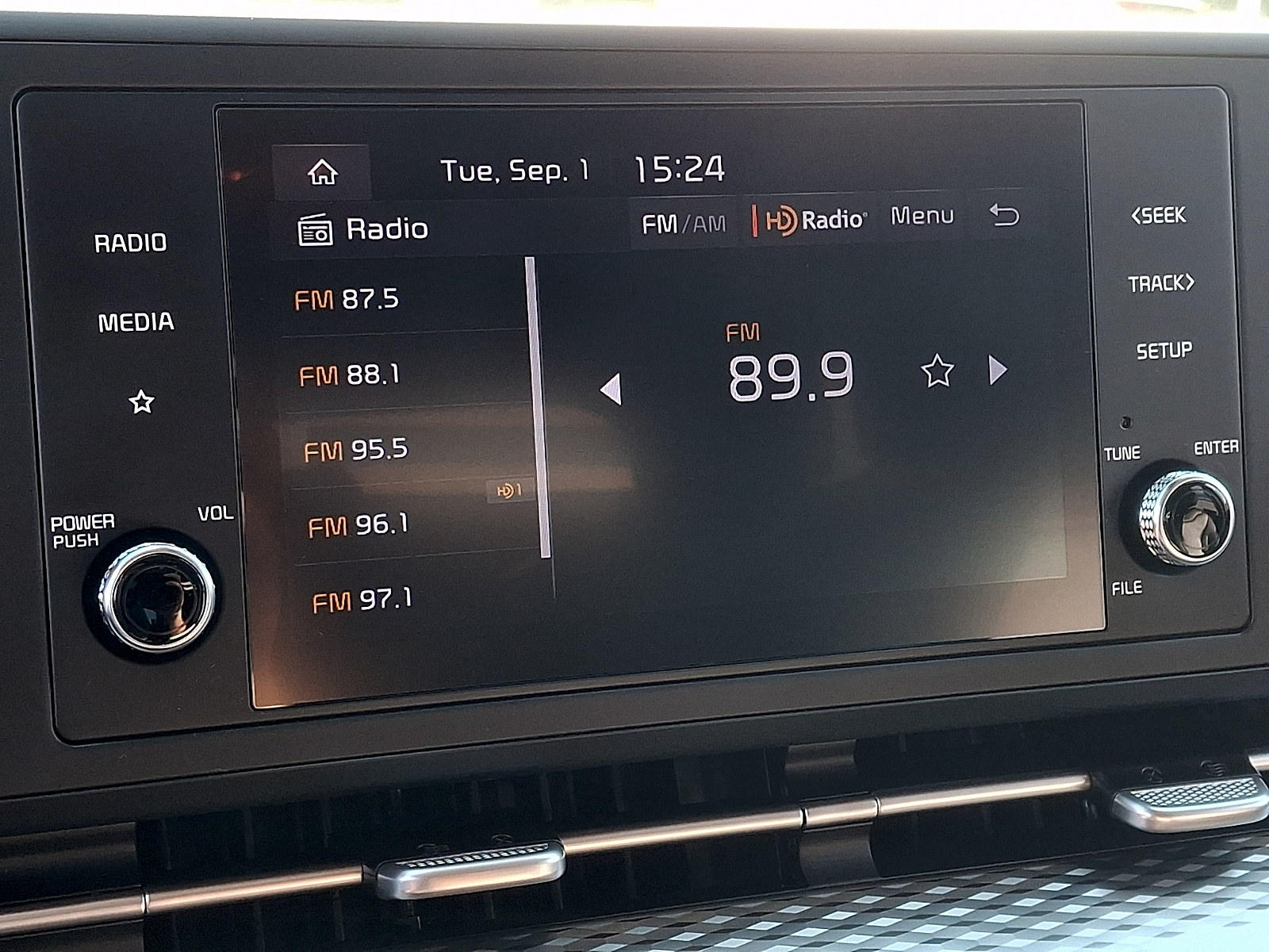 Used 2024 Kia Carnival Van