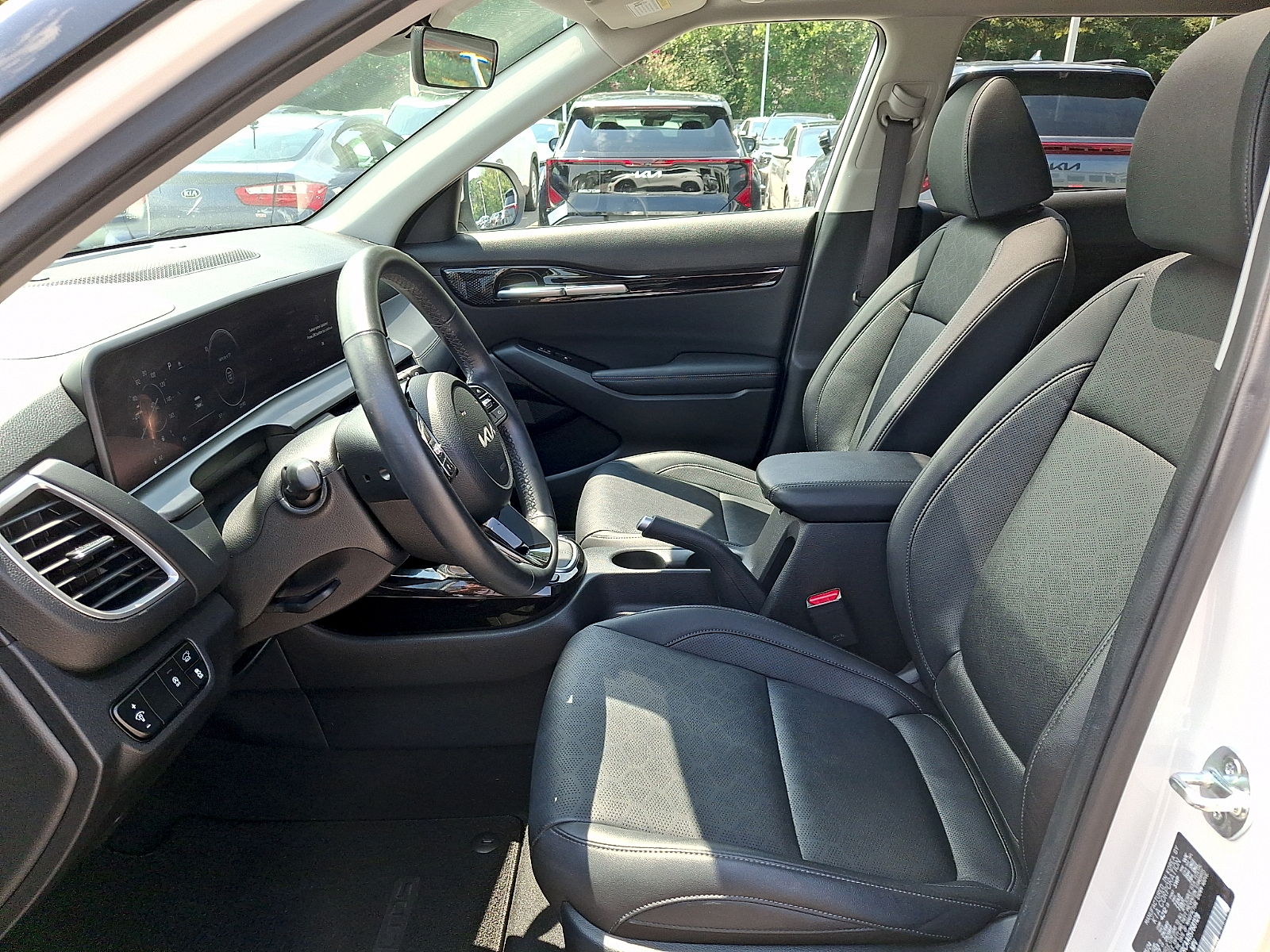 Used 2025 Kia Seltos SUV