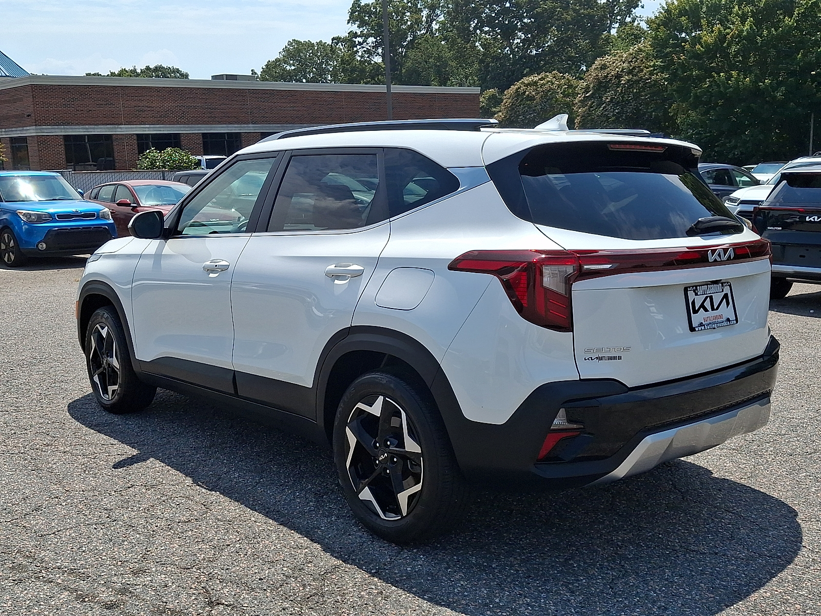 Used 2025 Kia Seltos SUV