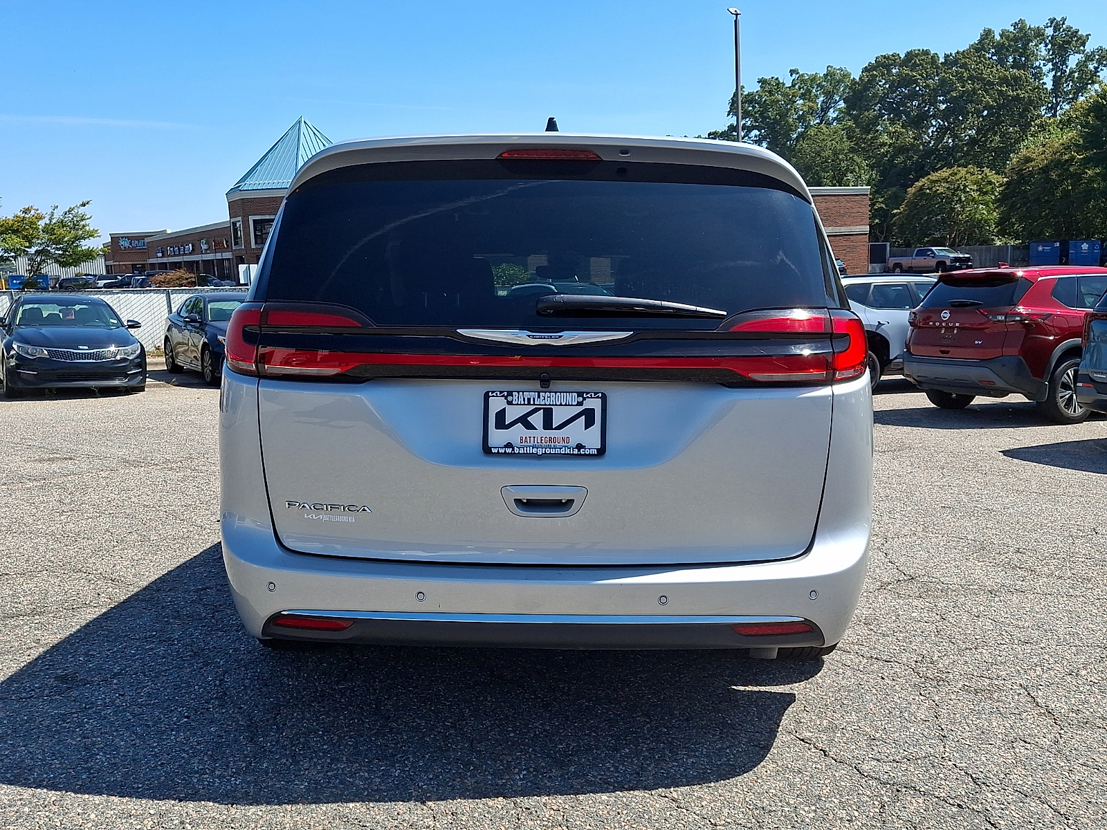 Used 2026 Chrysler Pacifica Van