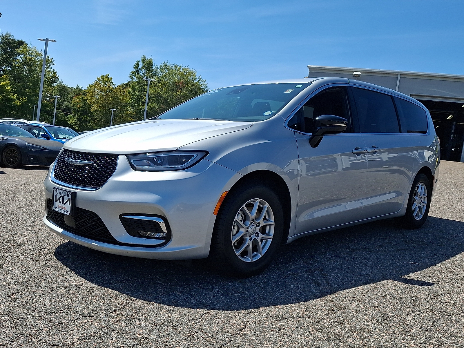 Used 2026 Chrysler Pacifica Van