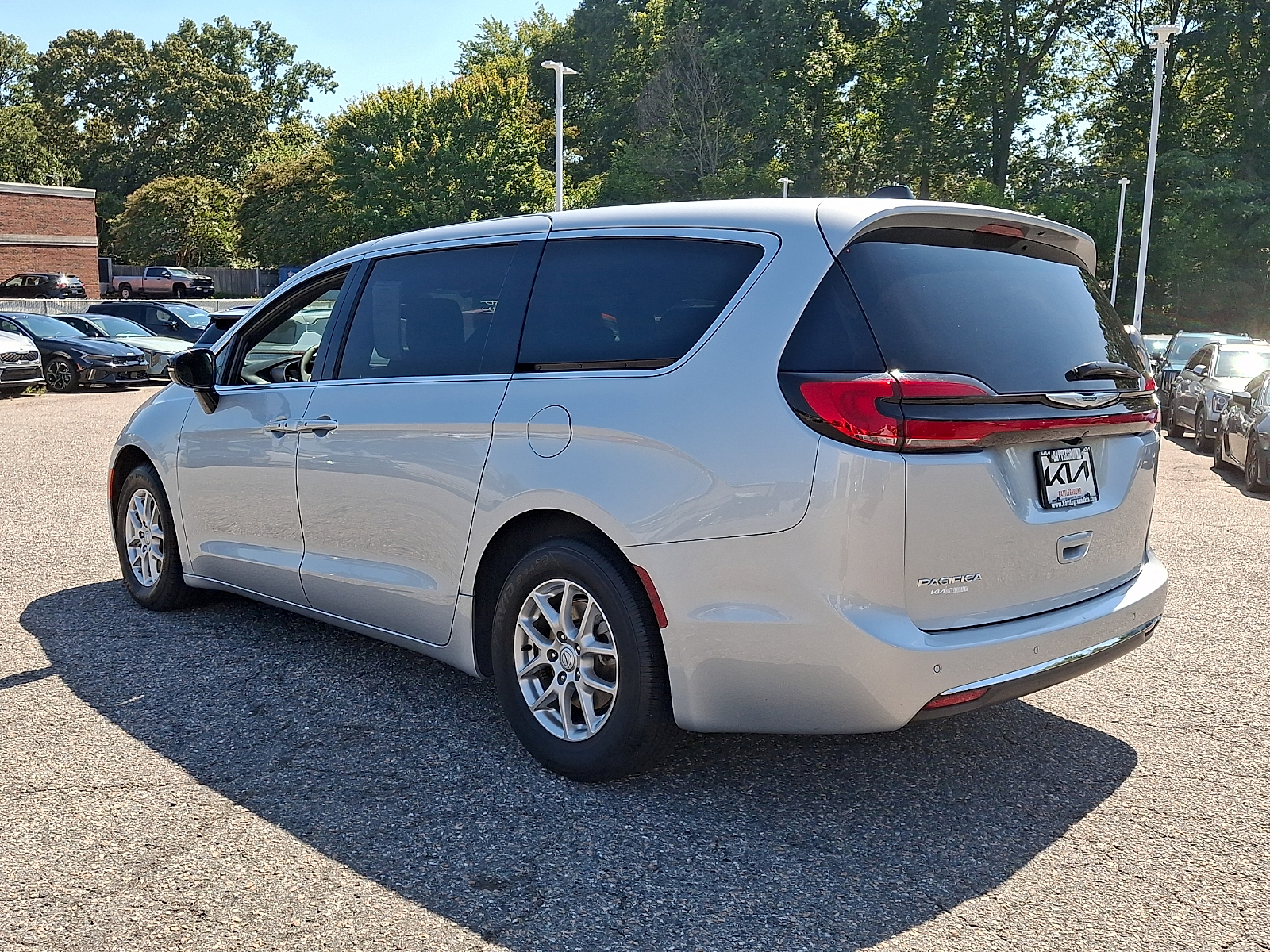 Used 2026 Chrysler Pacifica Van
