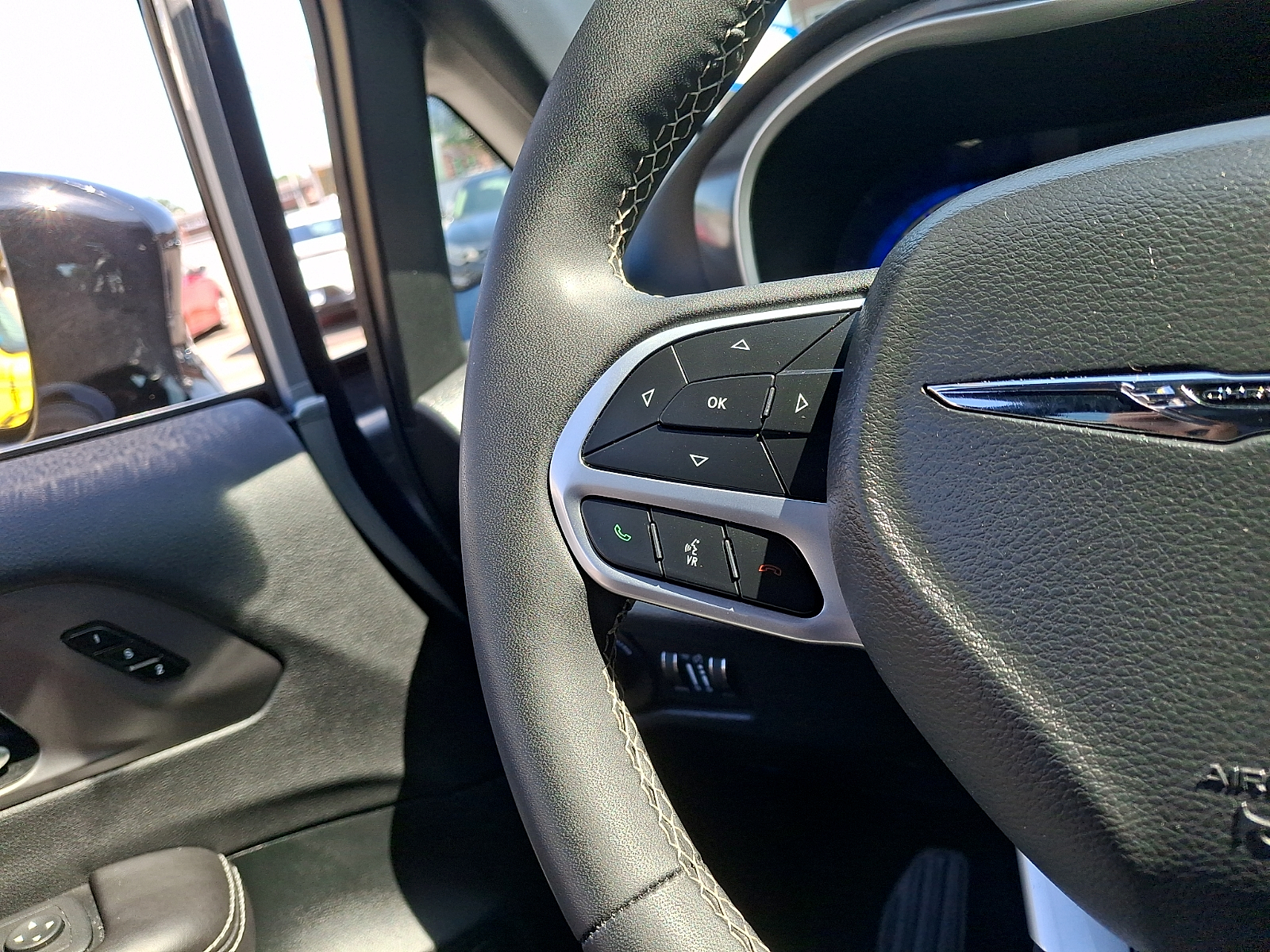 Used 2026 Chrysler Pacifica Van