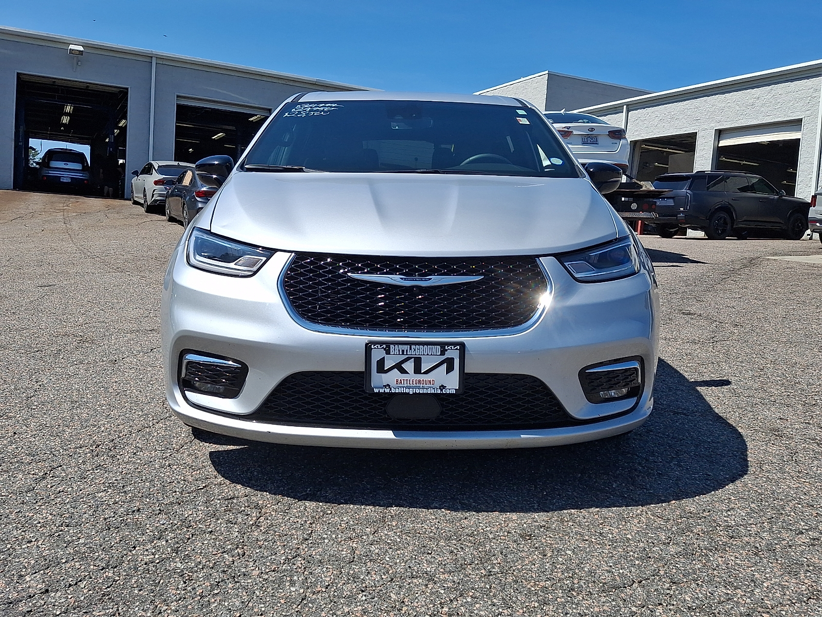 Used 2026 Chrysler Pacifica Van