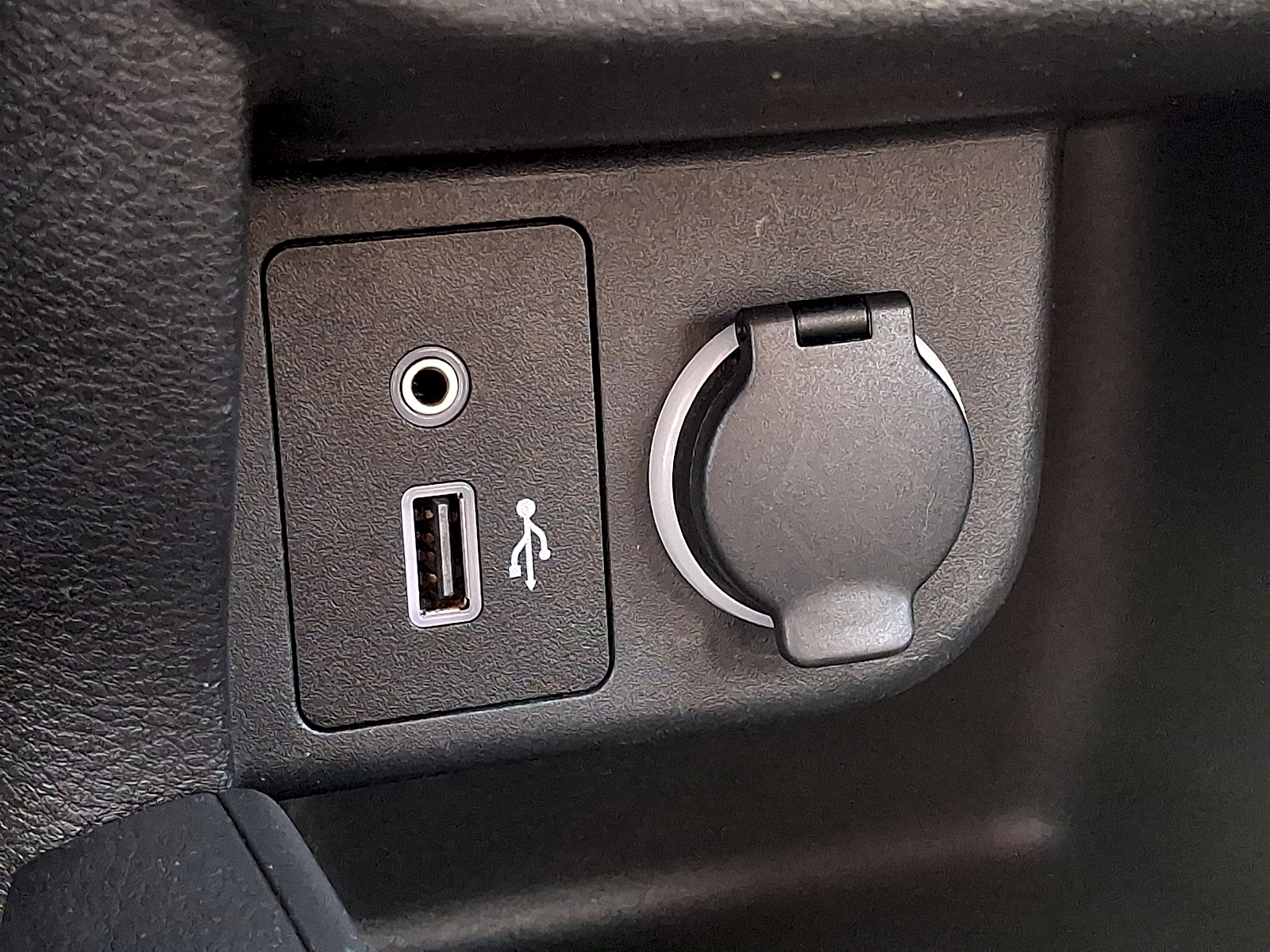 Used 2022 Nissan Kicks SUV