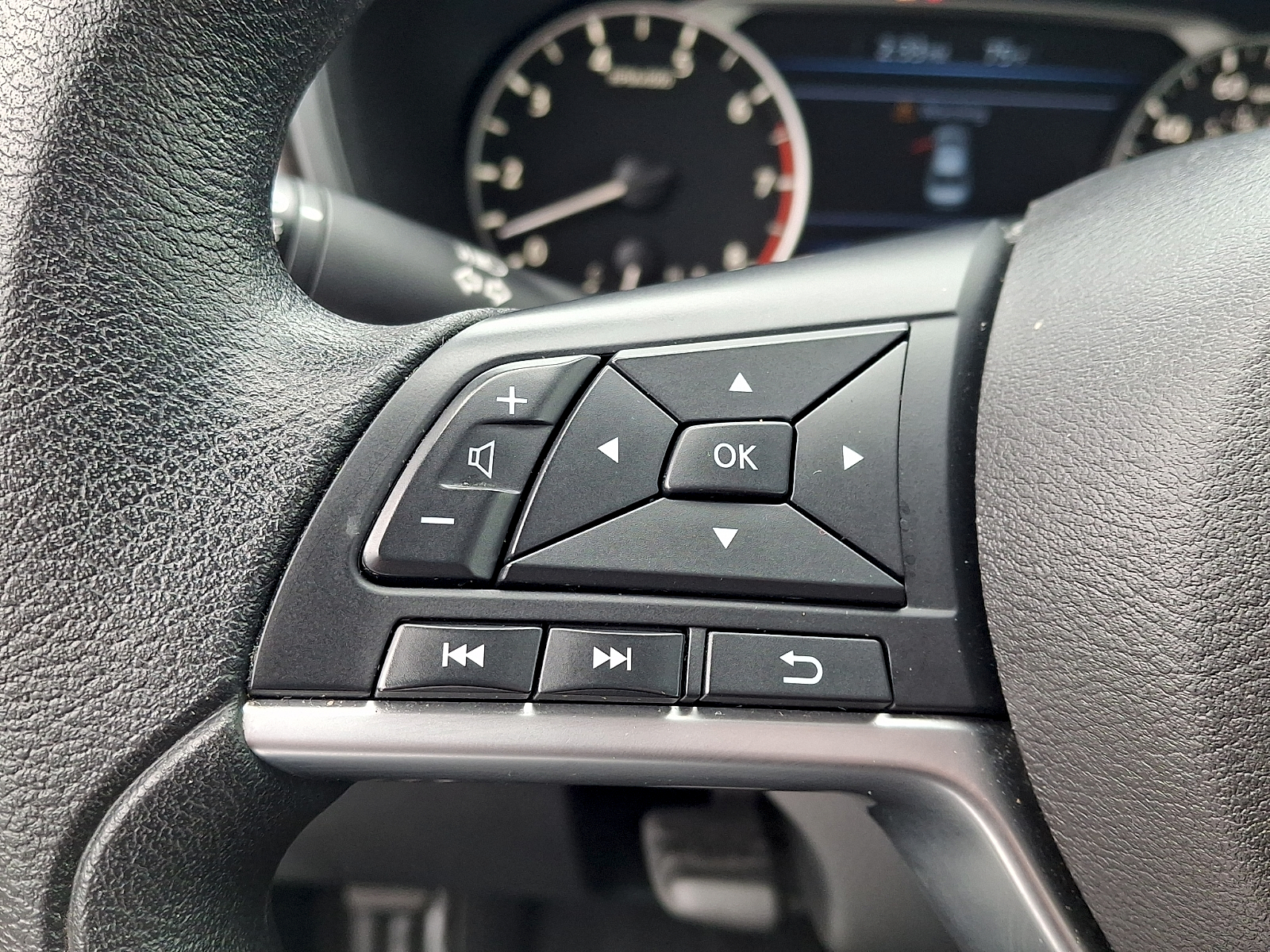 Used 2025 Nissan Altima Sedan