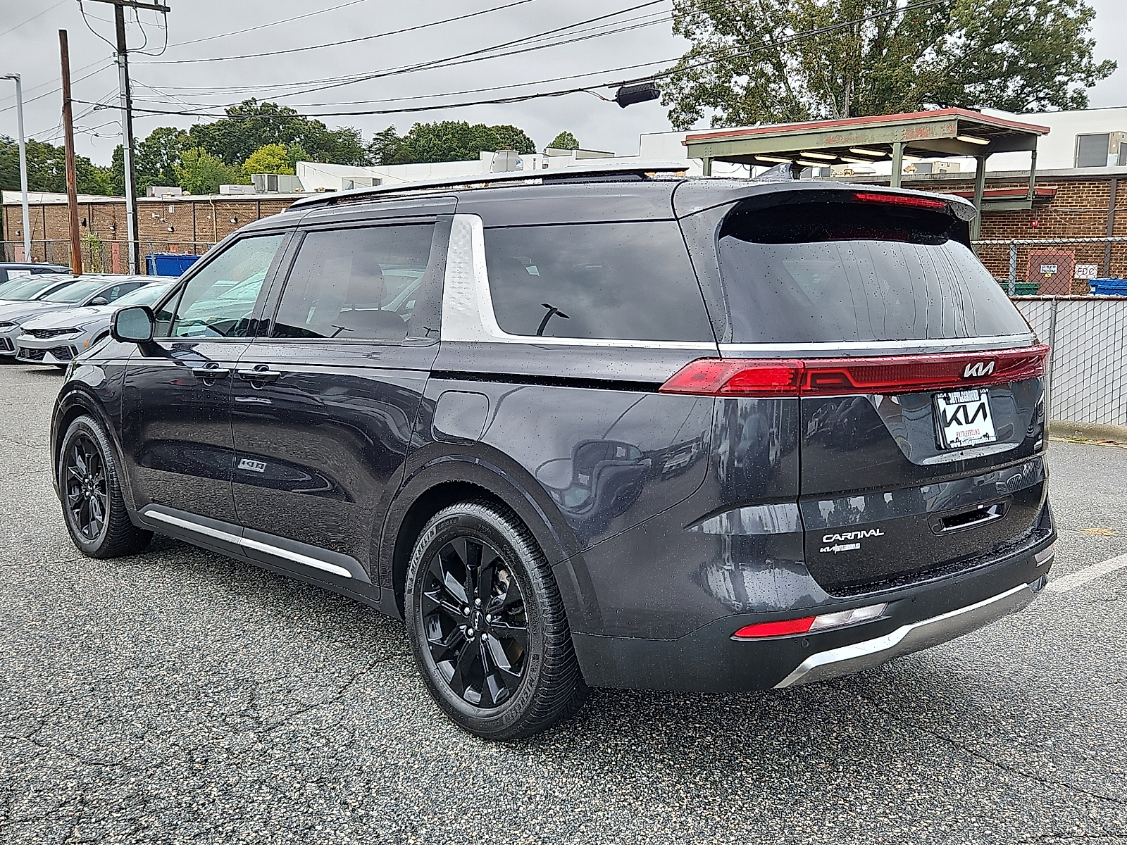 Used 2024 Kia Carnival Van