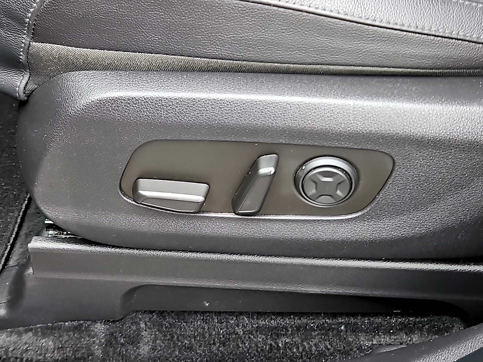 Used 2024 Kia Carnival Van