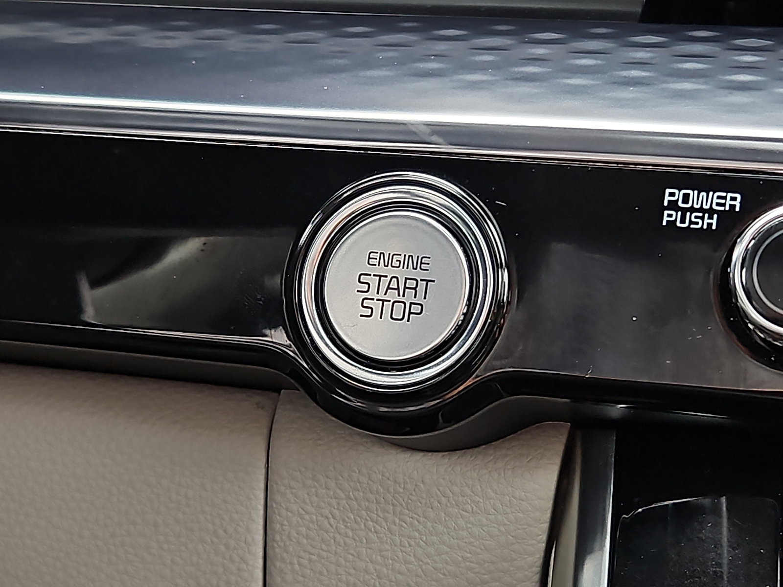 Used 2024 Kia Carnival Van